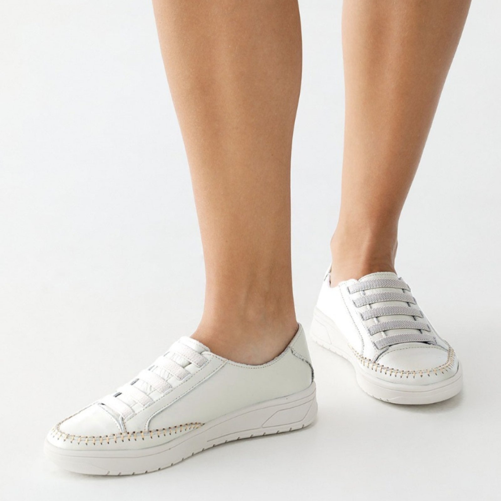 Imagem principal Tênis Básico Casual Feminino em Couro Elástico ROMEU E JULIETA SHOES branco