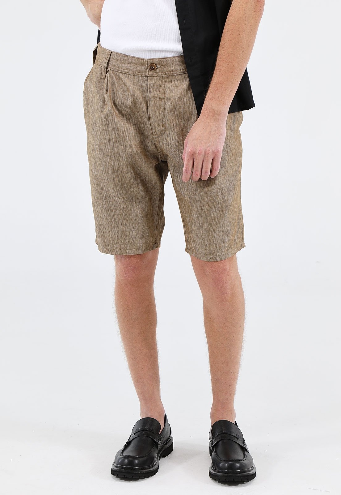 Imagem principal Bermuda Sarja Forum Reta Pregas Forum caramelo