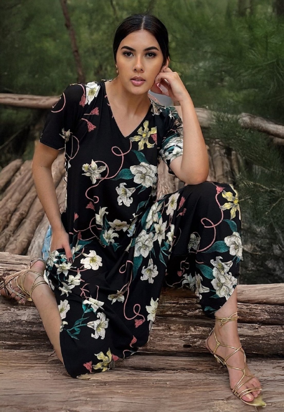 Imagem principal Macacão Saruel Malha Pantacourt com Manga Estampa Cabanafree estampado/floral/preto