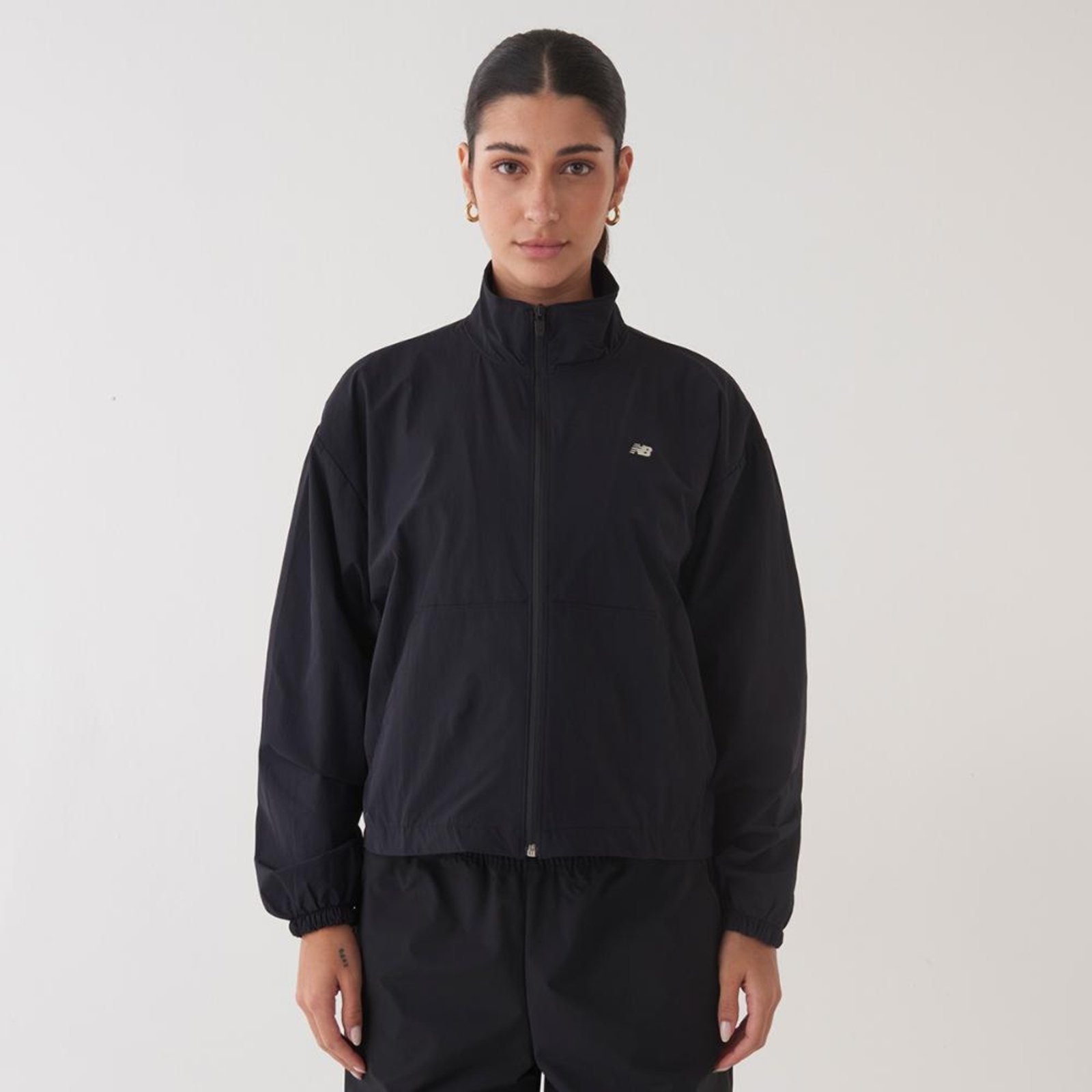 Imagem principal Jaqueta Small Logo Feminina New Balance incolor