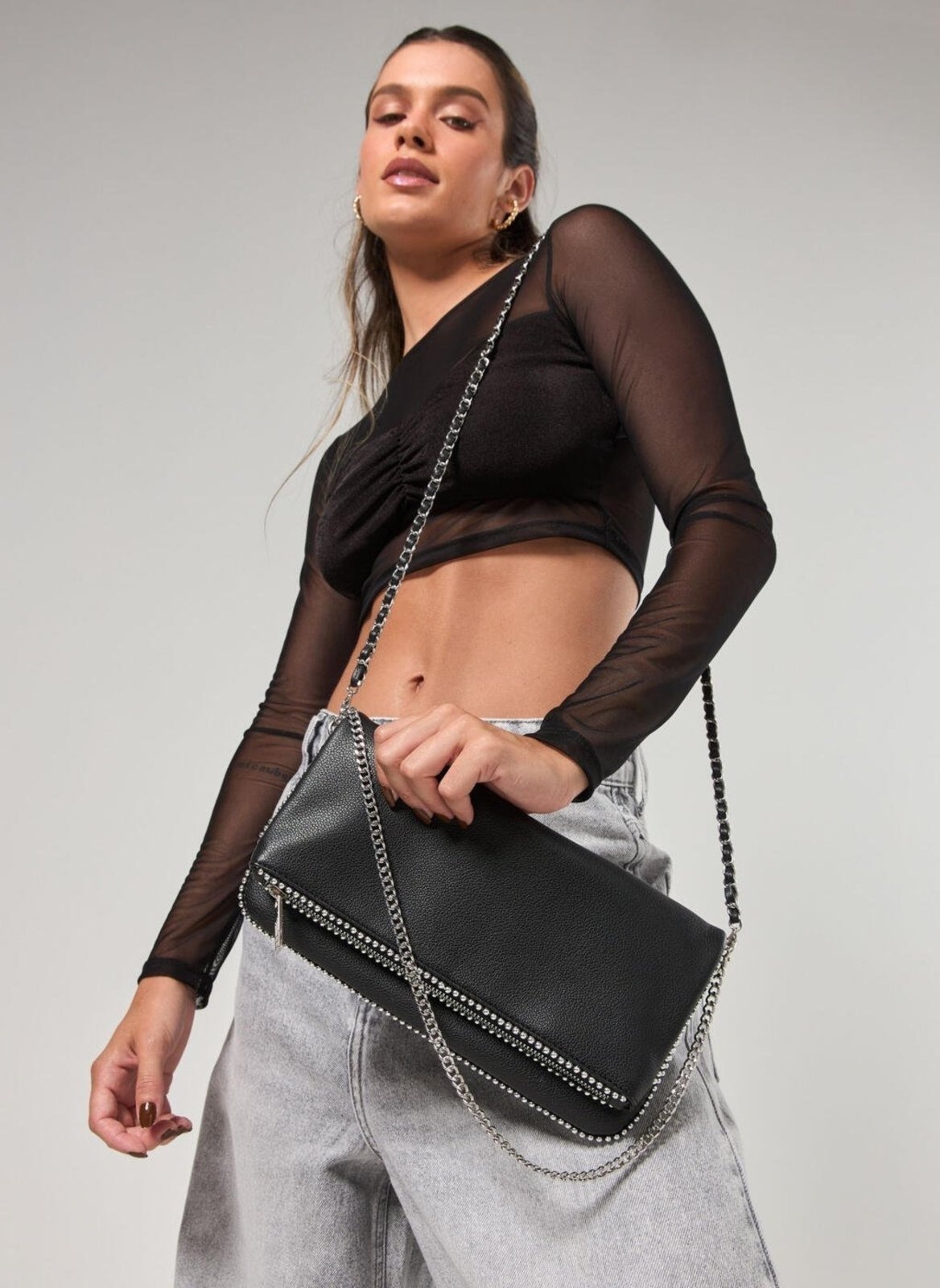 Imagem principal Bolsa Preta Poliuretano Tachinhas E Correntes Prateadas Youcom preto