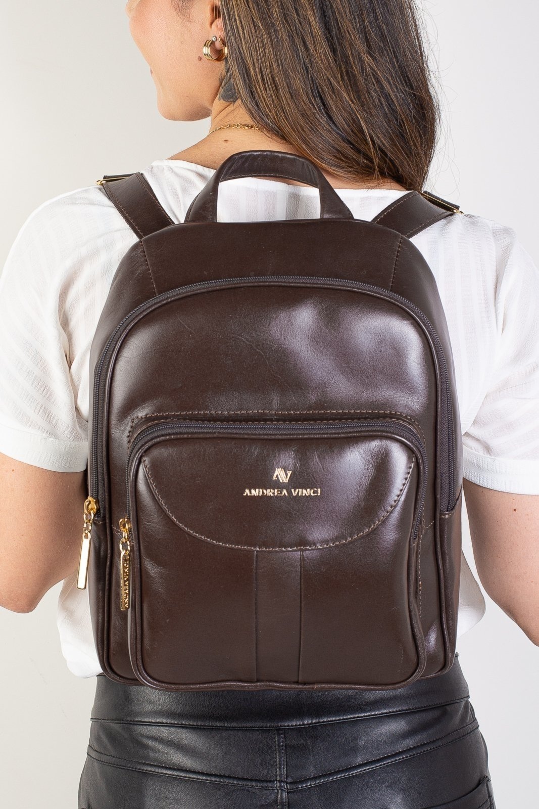 Imagem principal Mochila pequena feminina em couro italiano Angelina Andrea Vinci café