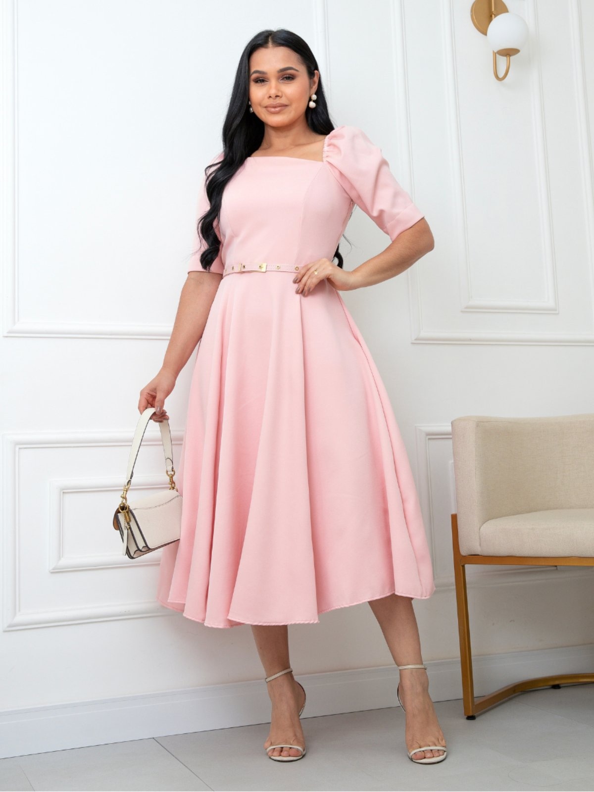 Imagem principal Vestido Midi Social Elegante Decote Quadrado Assimétrico de Festa Convidada Rosa Sarah Cristina Brand verde rosa