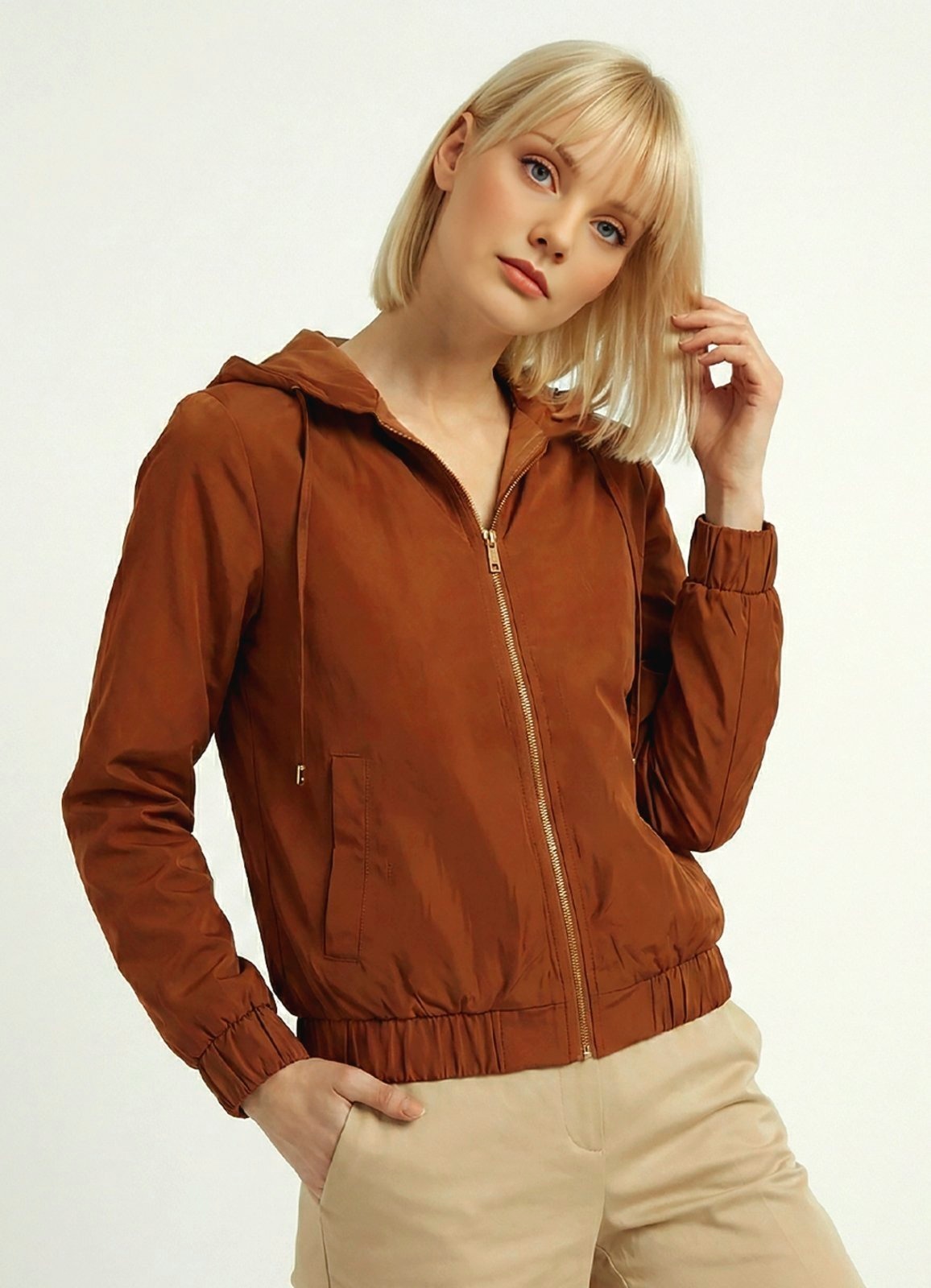 Imagem principal Jaqueta Forrada com Capuz e Bolsos Sob Bomber SOB marrom