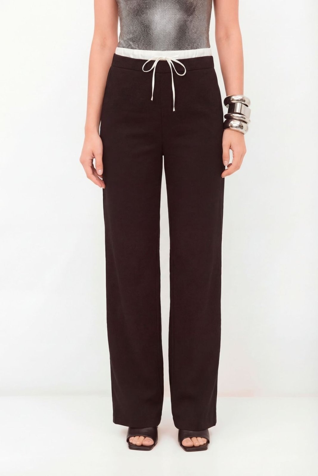 Imagem principal Calça Alfaiataria Sarja Cós Recorte Feminina Inblanche preto