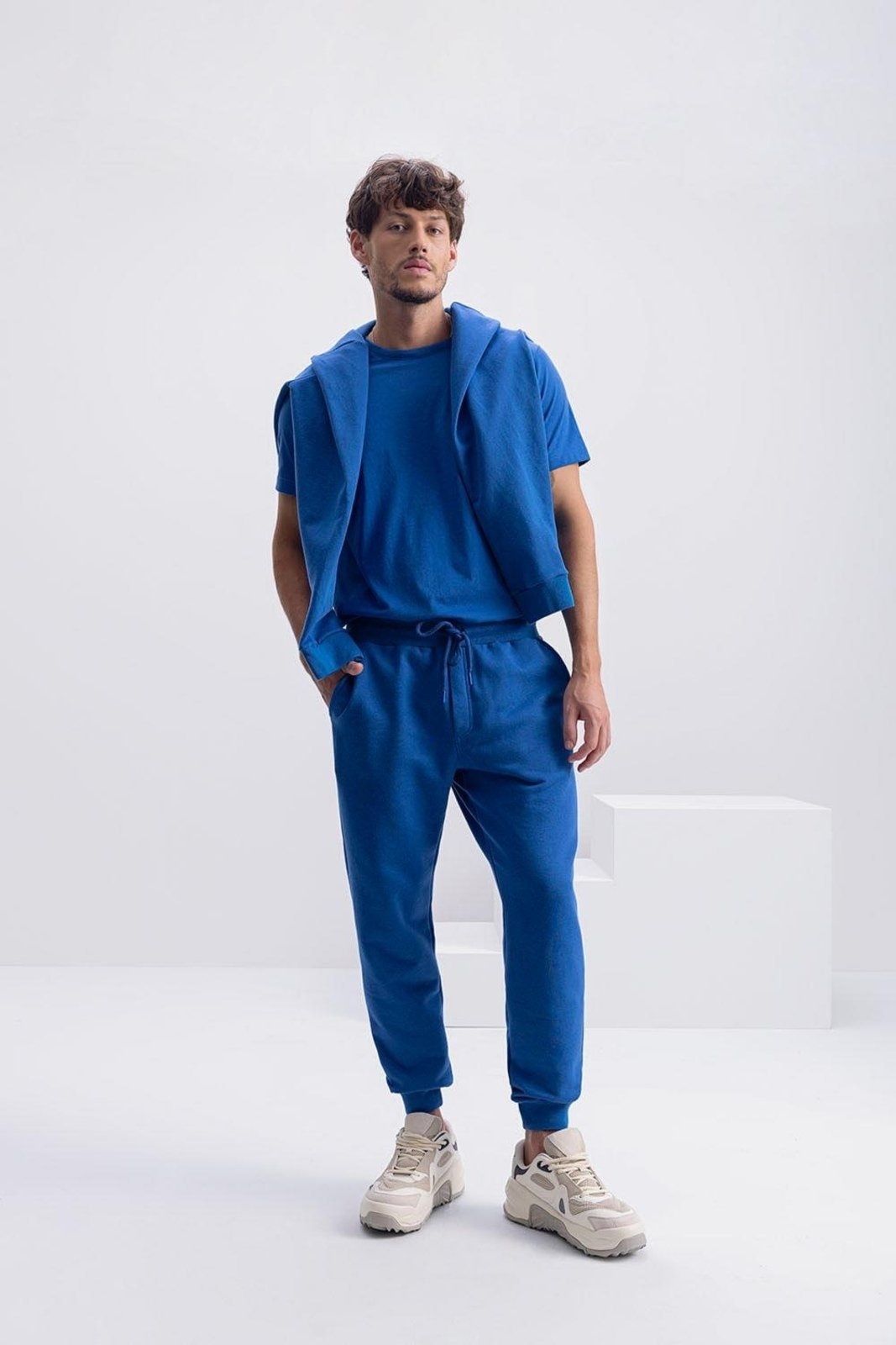 Imagem principal Calça jogger masculina em moletom Essendi Essendi azul