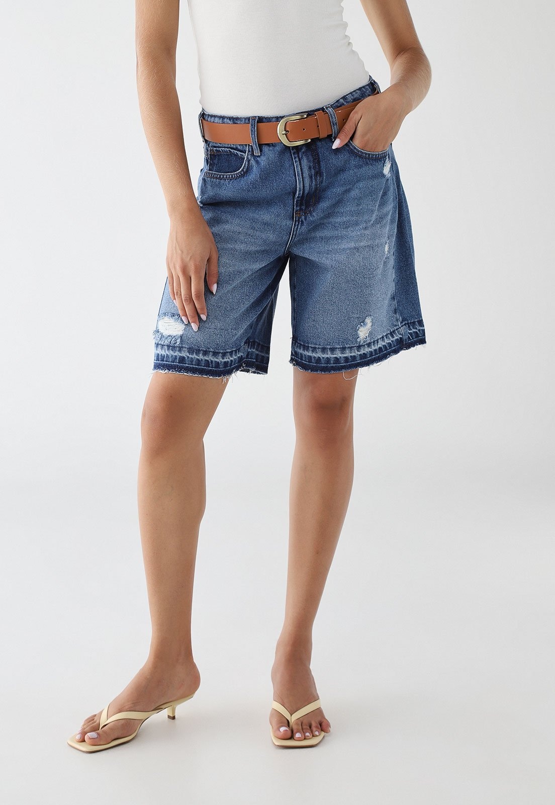 Imagem principal Bermuda Feminina Colcci Jeans Médio Barra Desfiada Colcci azul