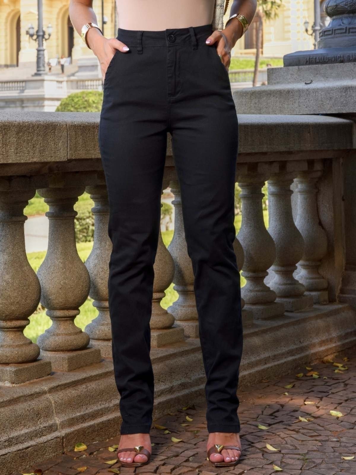 Imagem principal Calça Sarja Alfaiataria Reta Preta Feminina Crawling bege