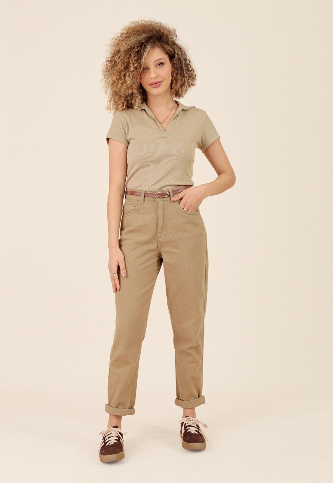 Imagem principal Calça Mom Pop Me Em Sarja Com Cinto Claro Pop Me verde