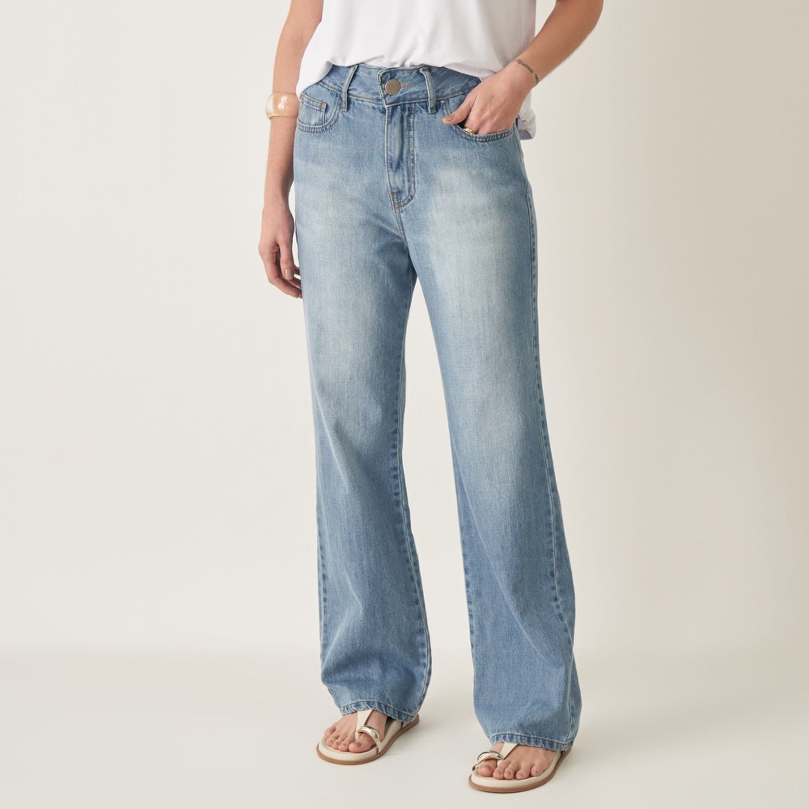 Imagem principal Calça Reta Cintura Alta Gancho Alongado Confort Bloom jeans