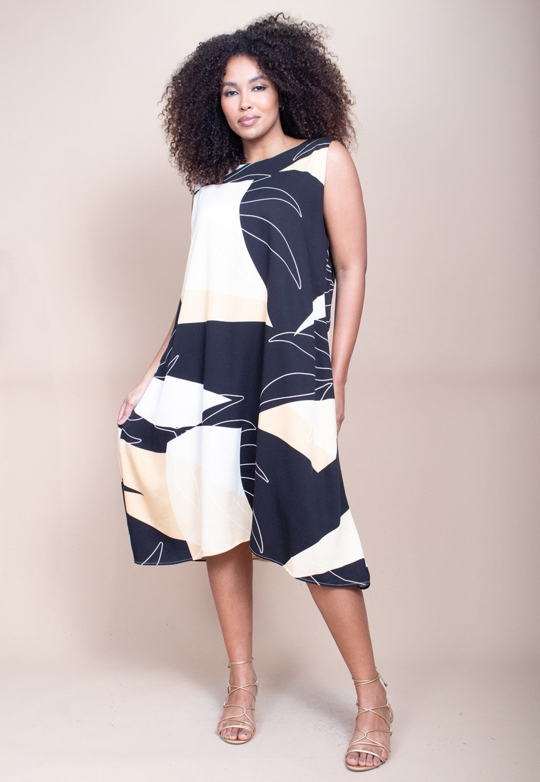 Imagem principal Vestido Cabanafree Plus Size Preto Cabanafree bege/estampado