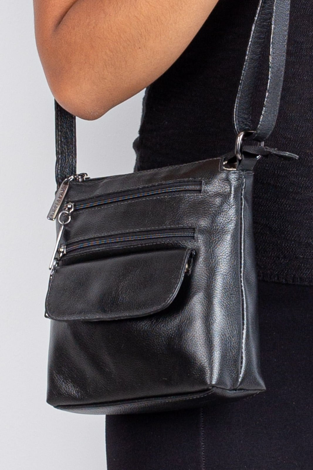 Imagem principal Bolsa transversal de couro liso metais grafite Maura Andrea Vinci preto