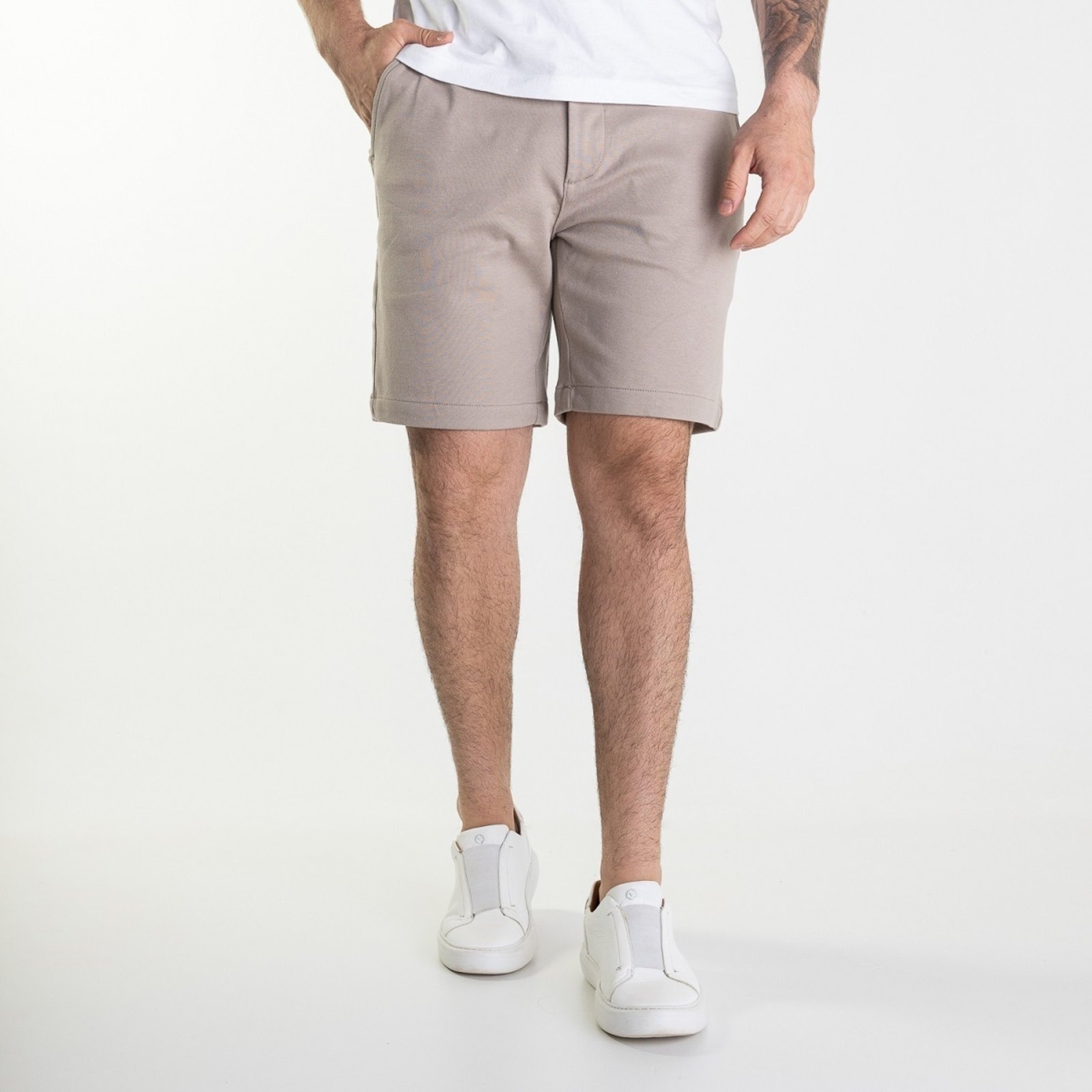 Imagem principal Bermuda Calvin Klein Chino Comfort Moletom Khaki Calvin Klein cáqui khaki