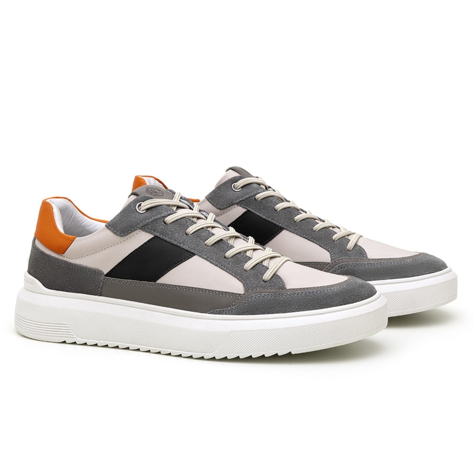 Imagem principal TÊNIS MASCULINO CASUAL EM COURO COM SOLADO PLATAFORMA Sapatofran cinza