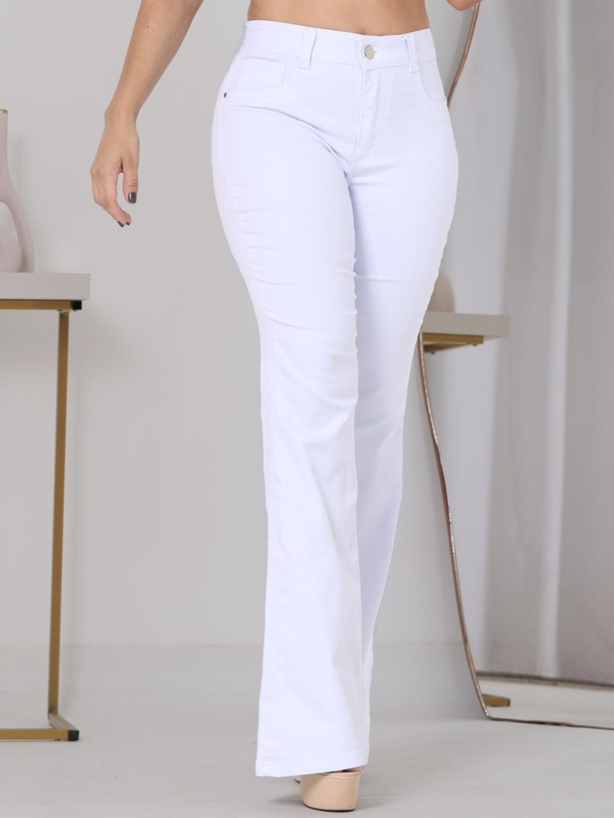 Imagem principal Calça Donna De Paula Flare Branca Boca De Sino Cintura Alta Empina Bumbum Donna de Paula branco