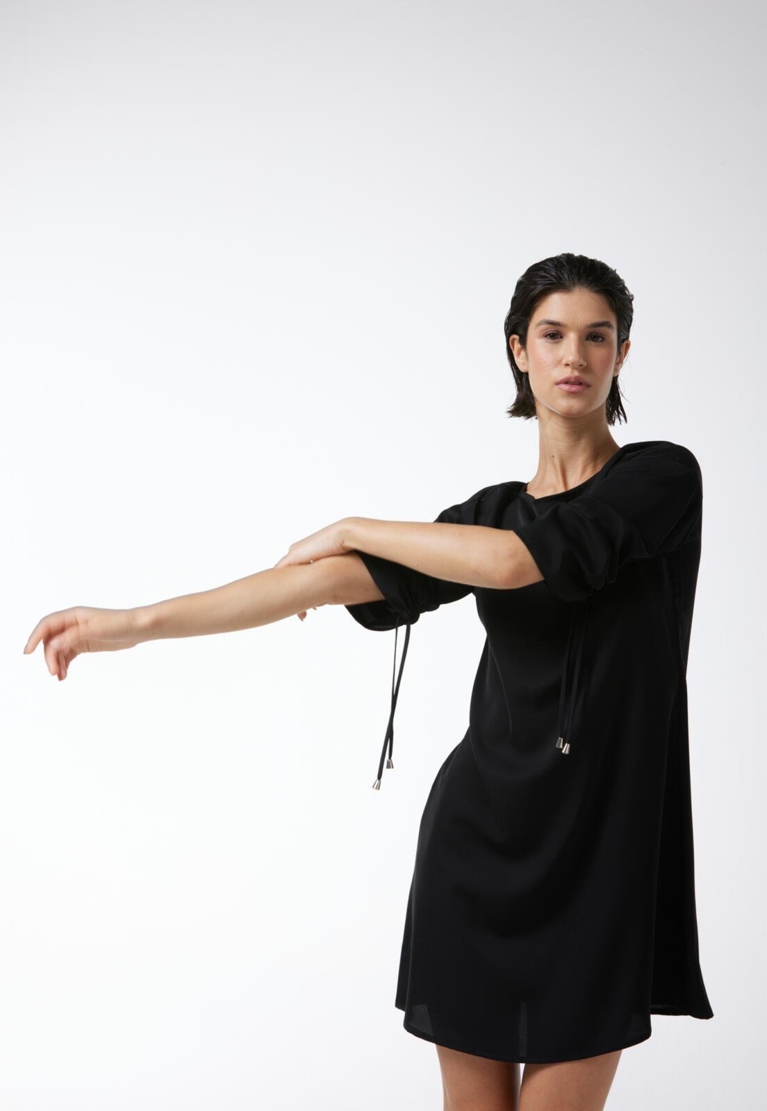 Imagem principal Vestido Traymon Curto Manga Ampla Traymon preto