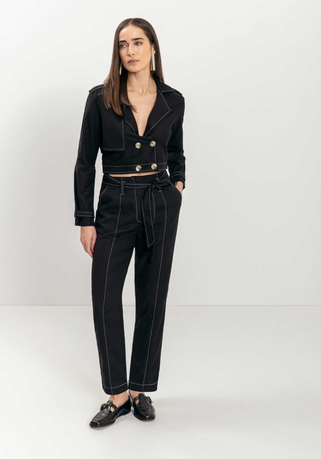 Imagem principal Jaqueta Cropped Com Botões E Pespontos Contrastantes Lez a Lez preto