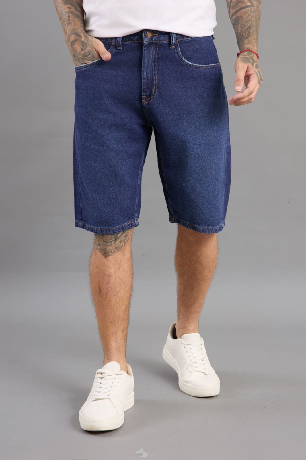 Imagem principal Bermuda Jeans Masculina Slim Fit Com Bolsos Dialogo Jeans Escuro DIALOGO azul