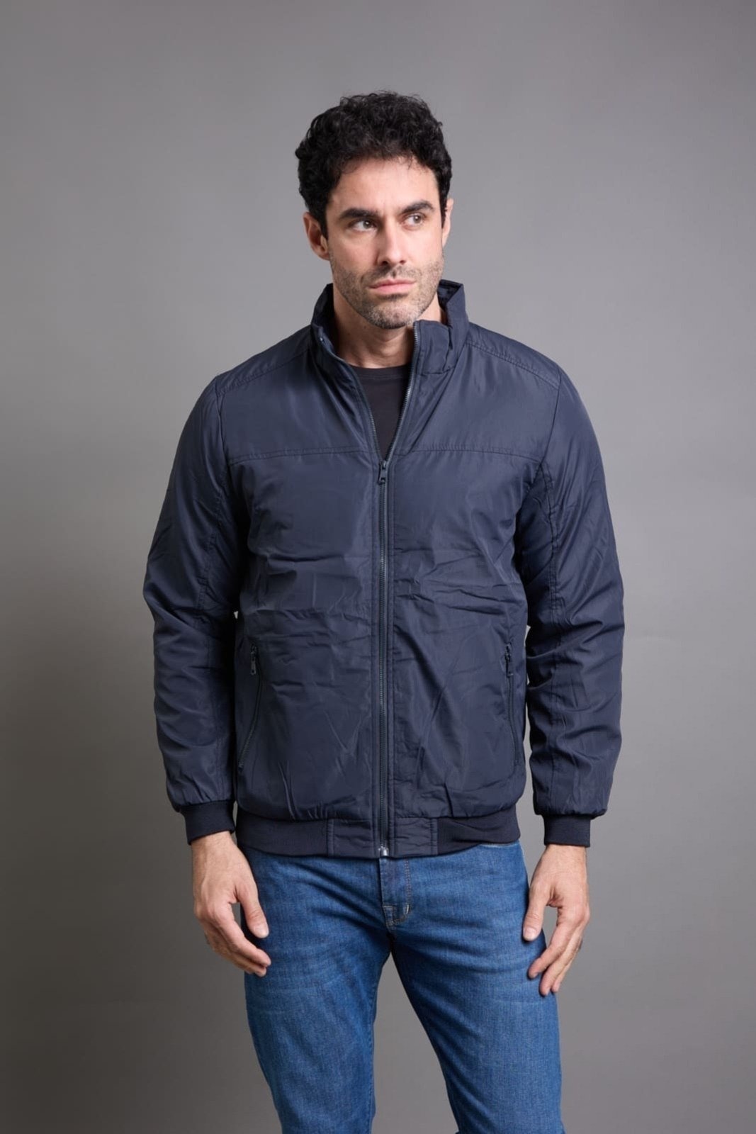 Imagem principal Jaqueta Bomber Masculina Em Poliéster Com Recortes Dialogo Marinho DIALOGO azul/azul marinho