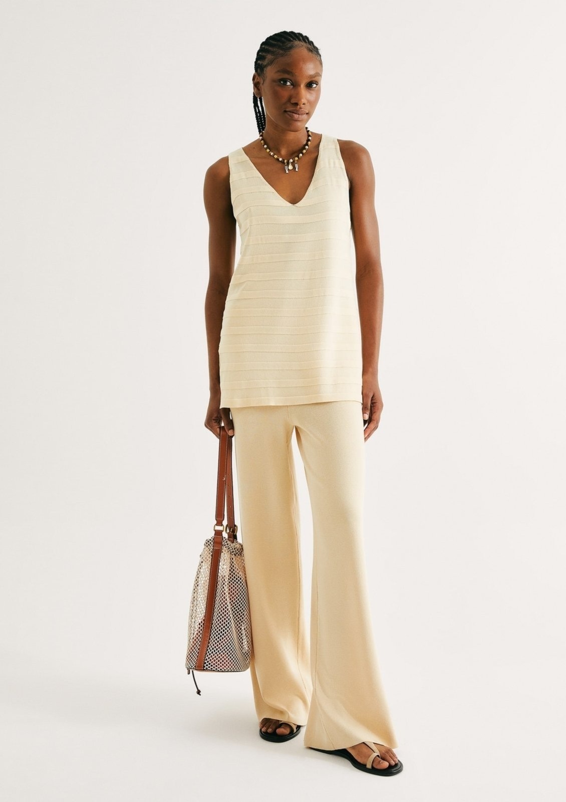 Imagem principal Calça Feminina Reta Em Tricô Hering amarelo