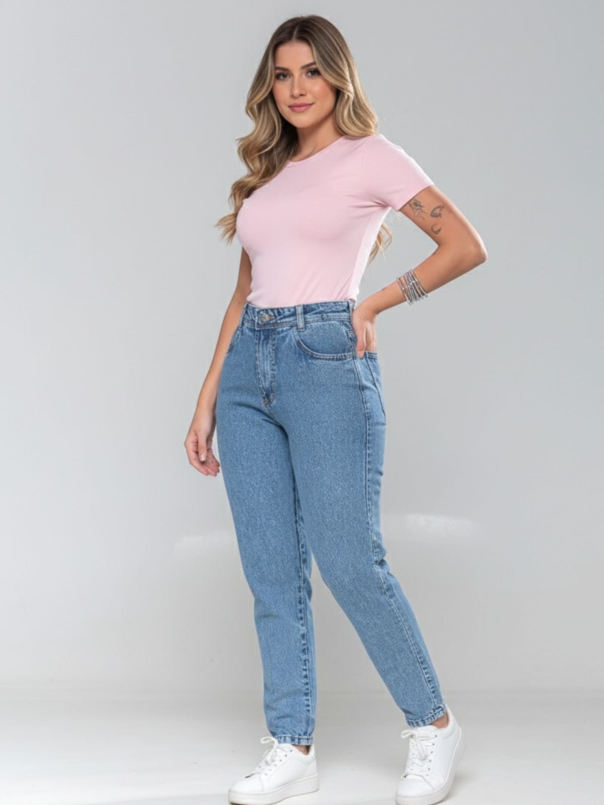 Imagem principal Calça Feminina Mom Alpha Street Wear Delicada e Sofisticada Claro Alpha Street Wear azul