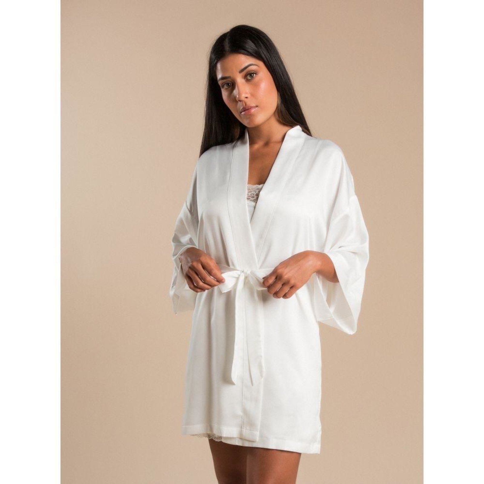Imagem principal Robe Curto Manga Longa Cetim Bella Luna Off White Branco Loungerie branco white