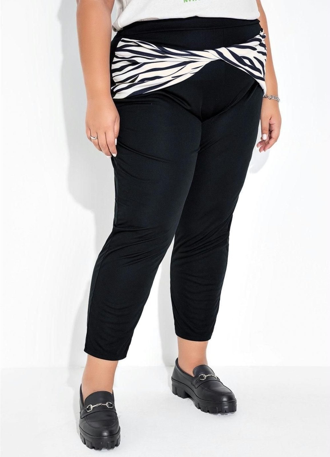 Imagem principal Calça Com Sobreposição Plus Size Preta E Zebra Marguerite preto