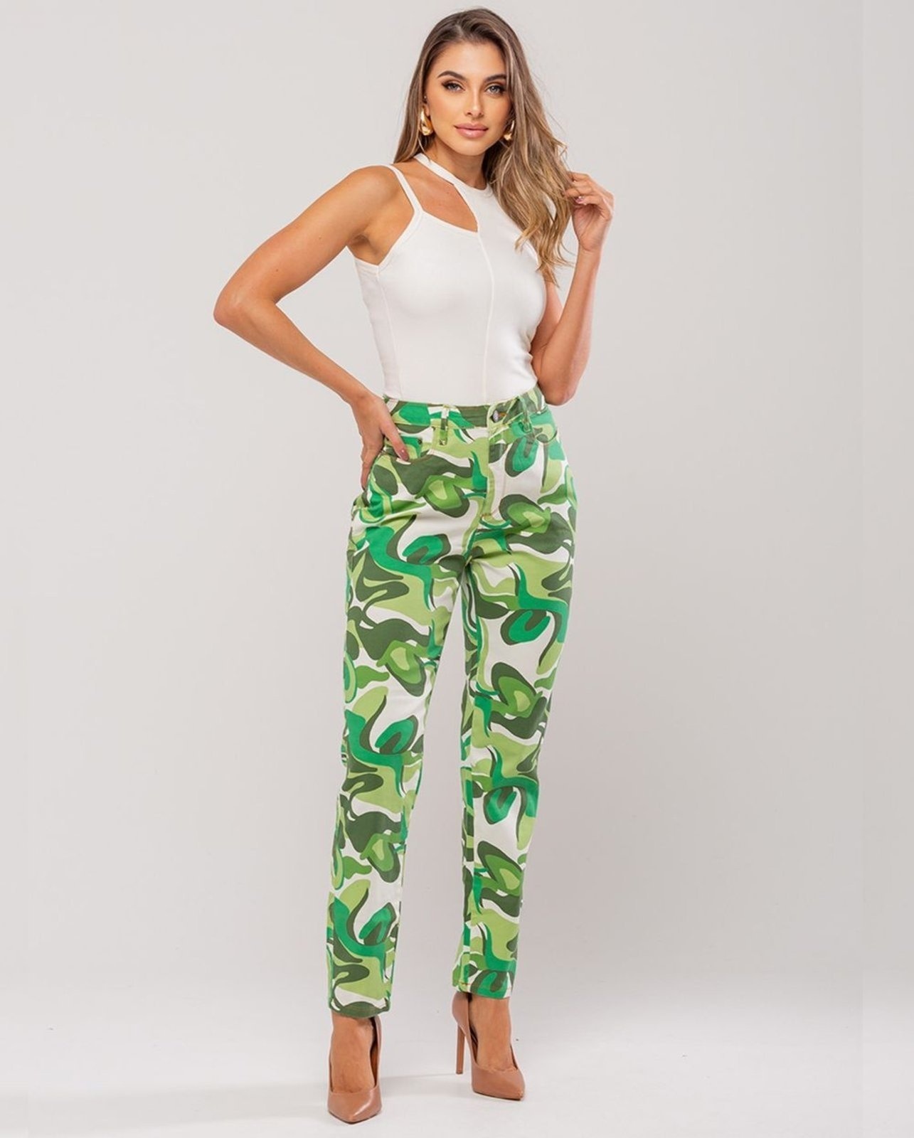 Imagem principal Calça Feminina Mom com Elastano 22423 Estampado Consciência verde