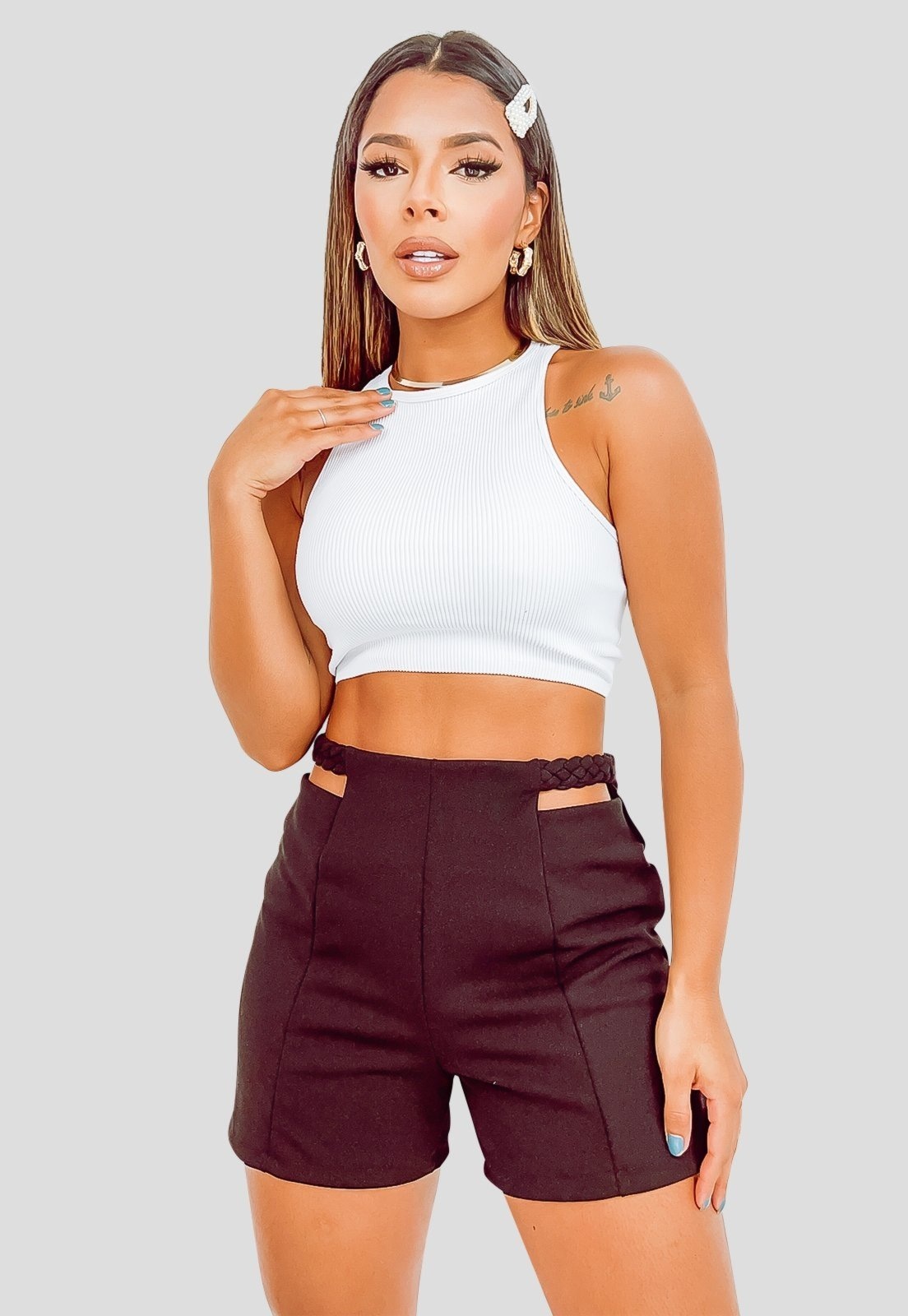 Imagem principal Shorts YWC ind Feminino Curto Alfaiataria Detalhe Recorte Trança YWC ind preto