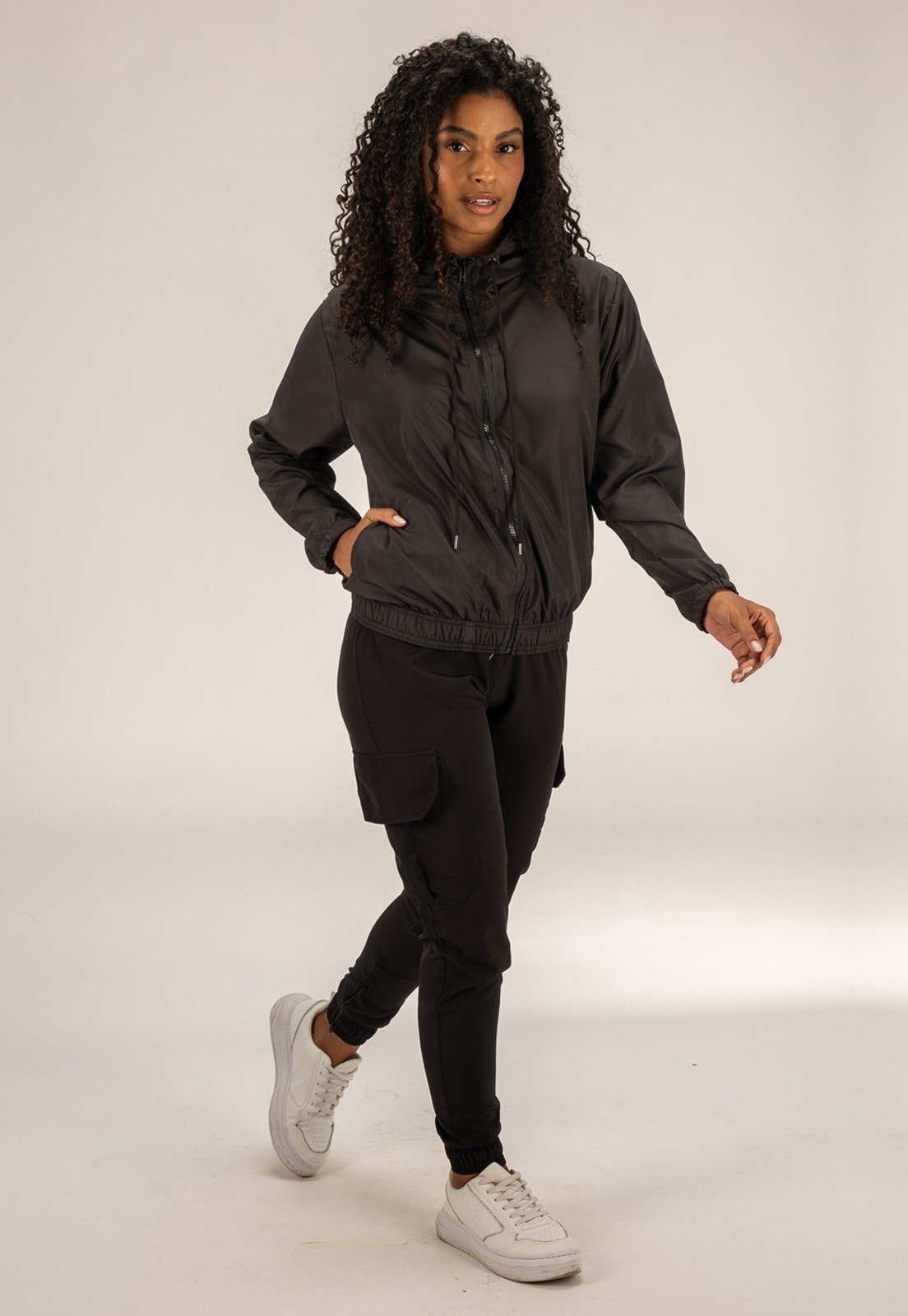 Imagem principal Blusa de Frio Preta Corta Vento Classic para Treino Semi Impermeável Dulk preto