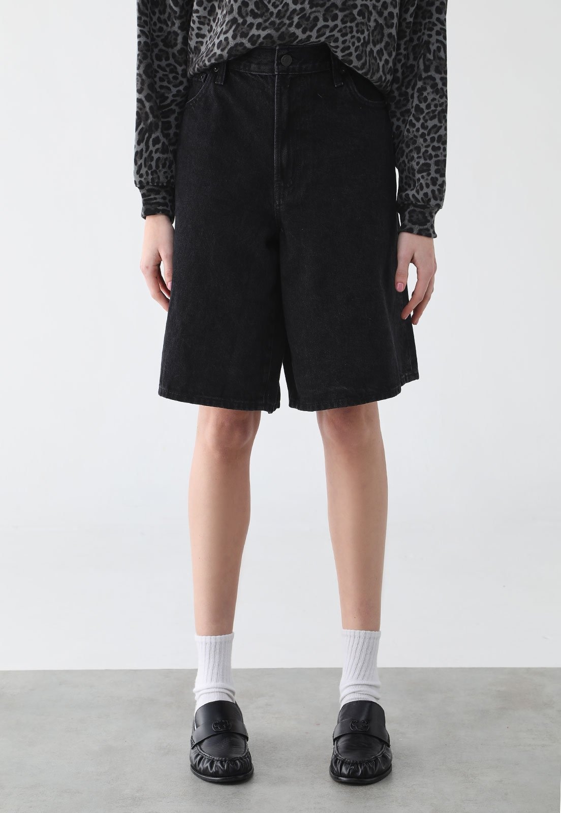 Imagem principal Bermuda Feminina GAP Cintura Alta Preta GAP preto