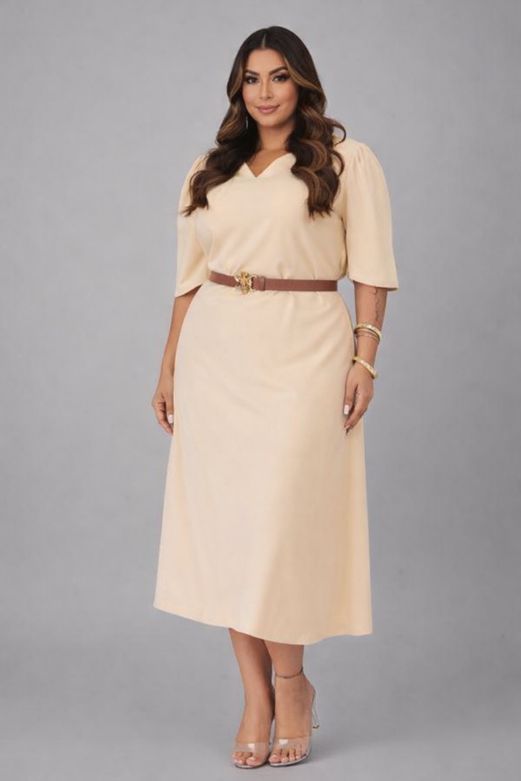 Imagem principal Vestido Midi Plus Size D Bell Outlet Fashion Gola V Com Cinto Claro D BELL OUTLET FASHION bege