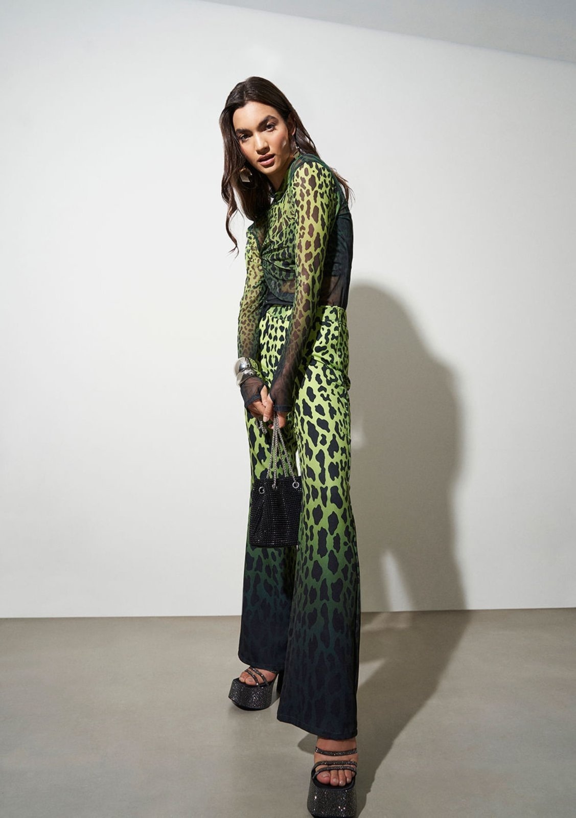 Imagem principal Calca Zinco Lebôh Flare Cós Alto Estampada Zinco verde