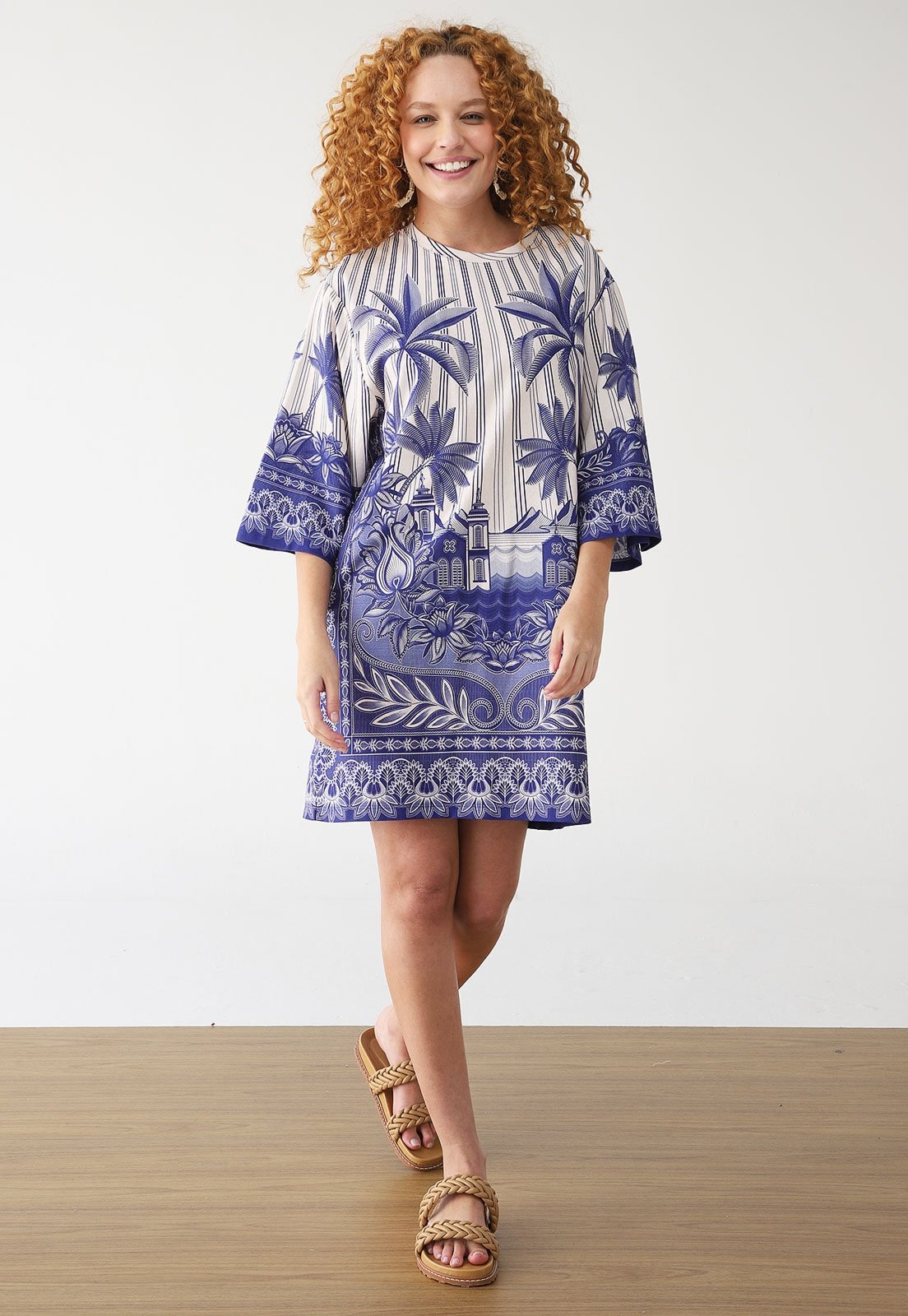 Imagem principal Vestido FARM Curto Tshirt Big Afeto Tropical Off-White FARM off-white white