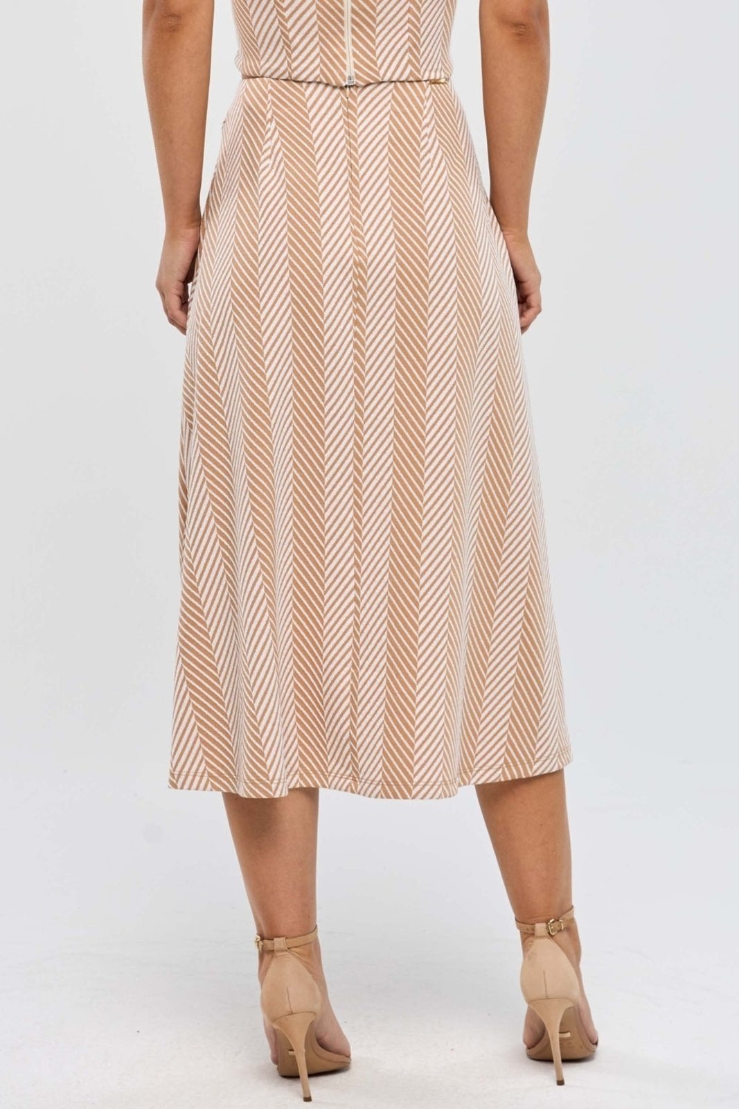 Imagem principal Saia Midi PKS Jacquard Listras PKS bege