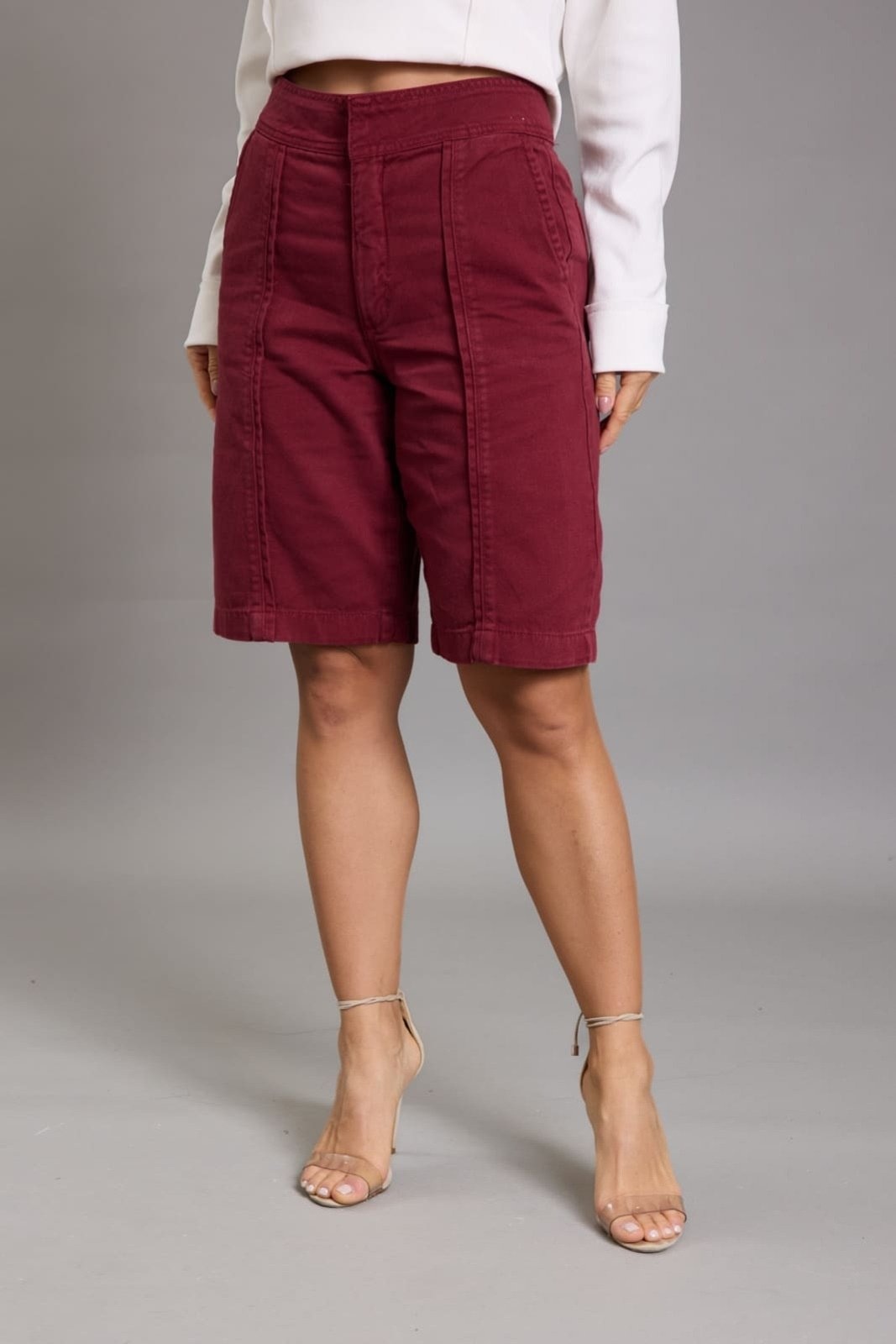 Imagem principal Bermuda Sarja Feminina Color Com Recortes Dialogo Jeans DIALOGO vinho