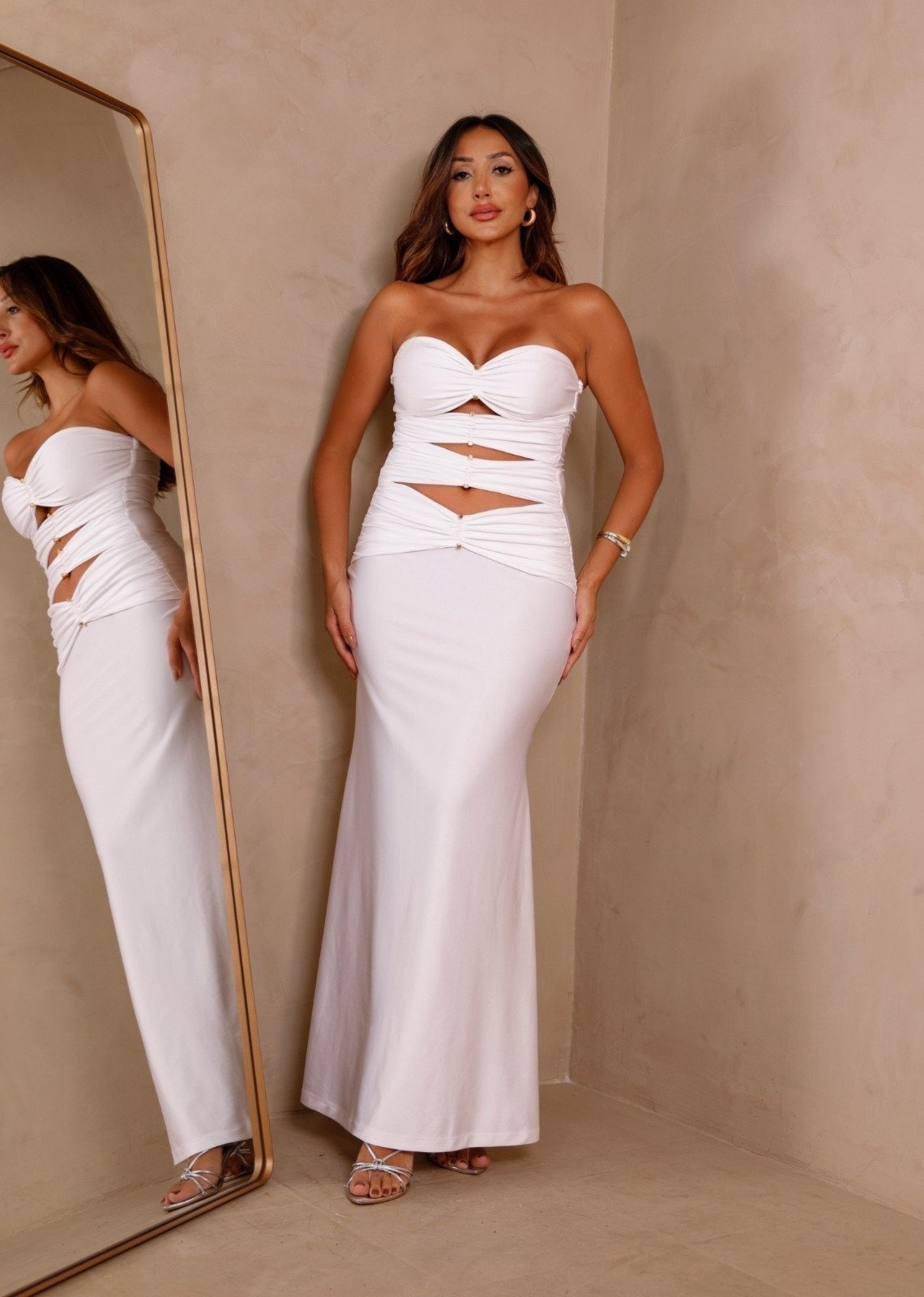 Imagem principal Vestido Longuette Tubinho Tomara que Caia Cut Out Antonieta Cia do Vestido branco