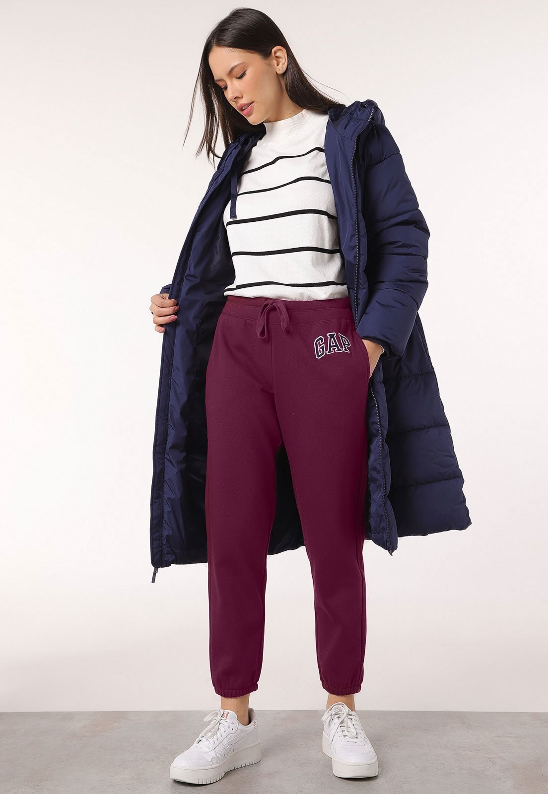 Imagem principal Calça de Moletom GAP Jogger Logo Bordado GAP bordô
