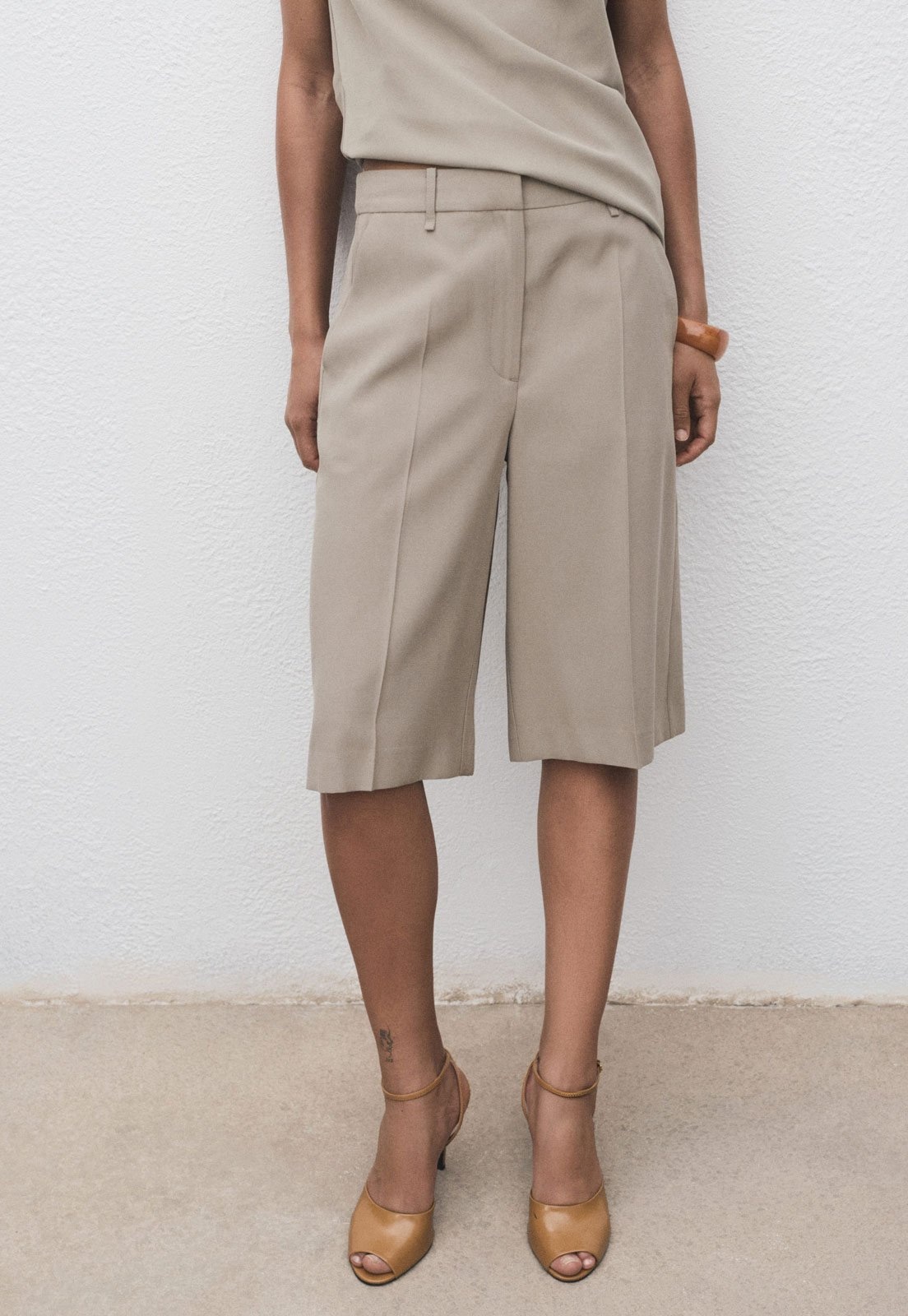 Imagem principal Bermuda Feminina Mango Gerry Mango bege