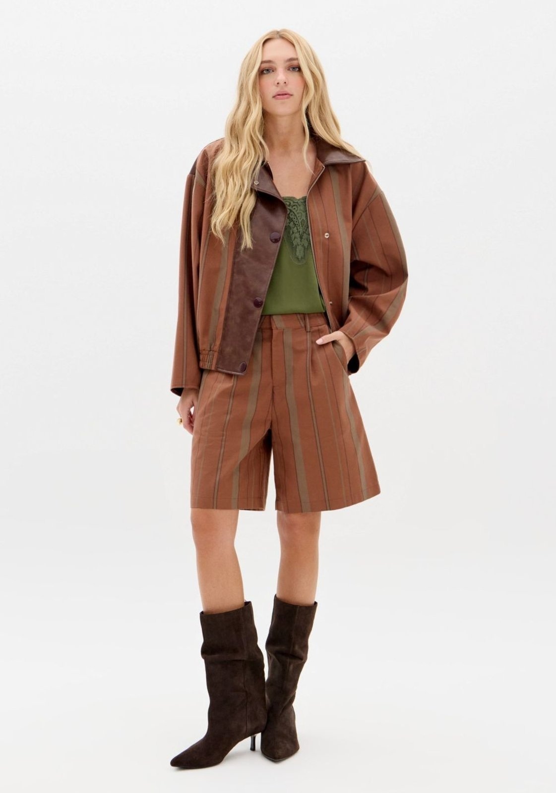 Imagem principal Bermuda Alfaiataria Listrado My Favorite Things marrom