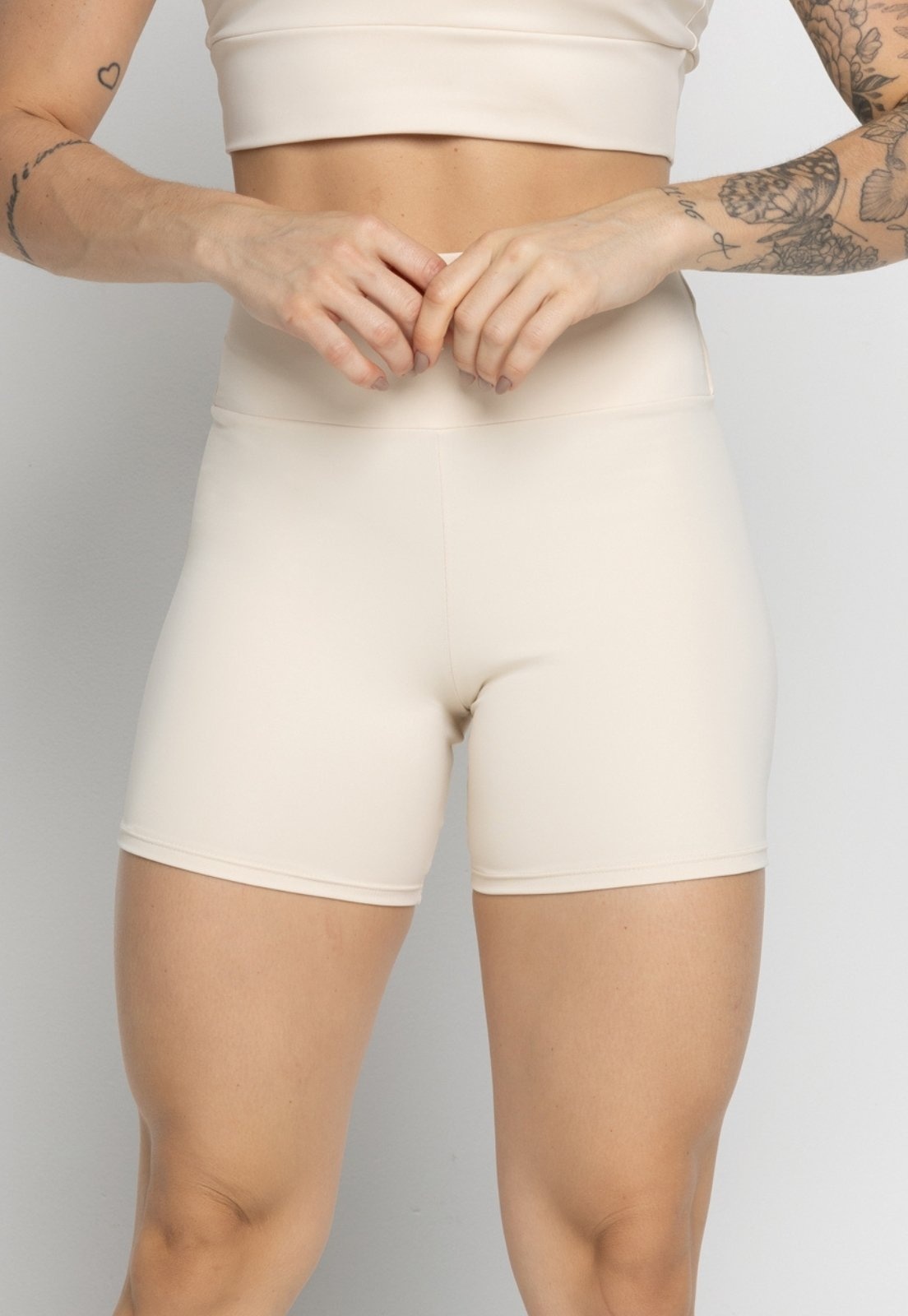 Imagem principal Short Fitness Vekyo Poliamida Feminino Suplex Liso Academia Off White VEKYO branco white