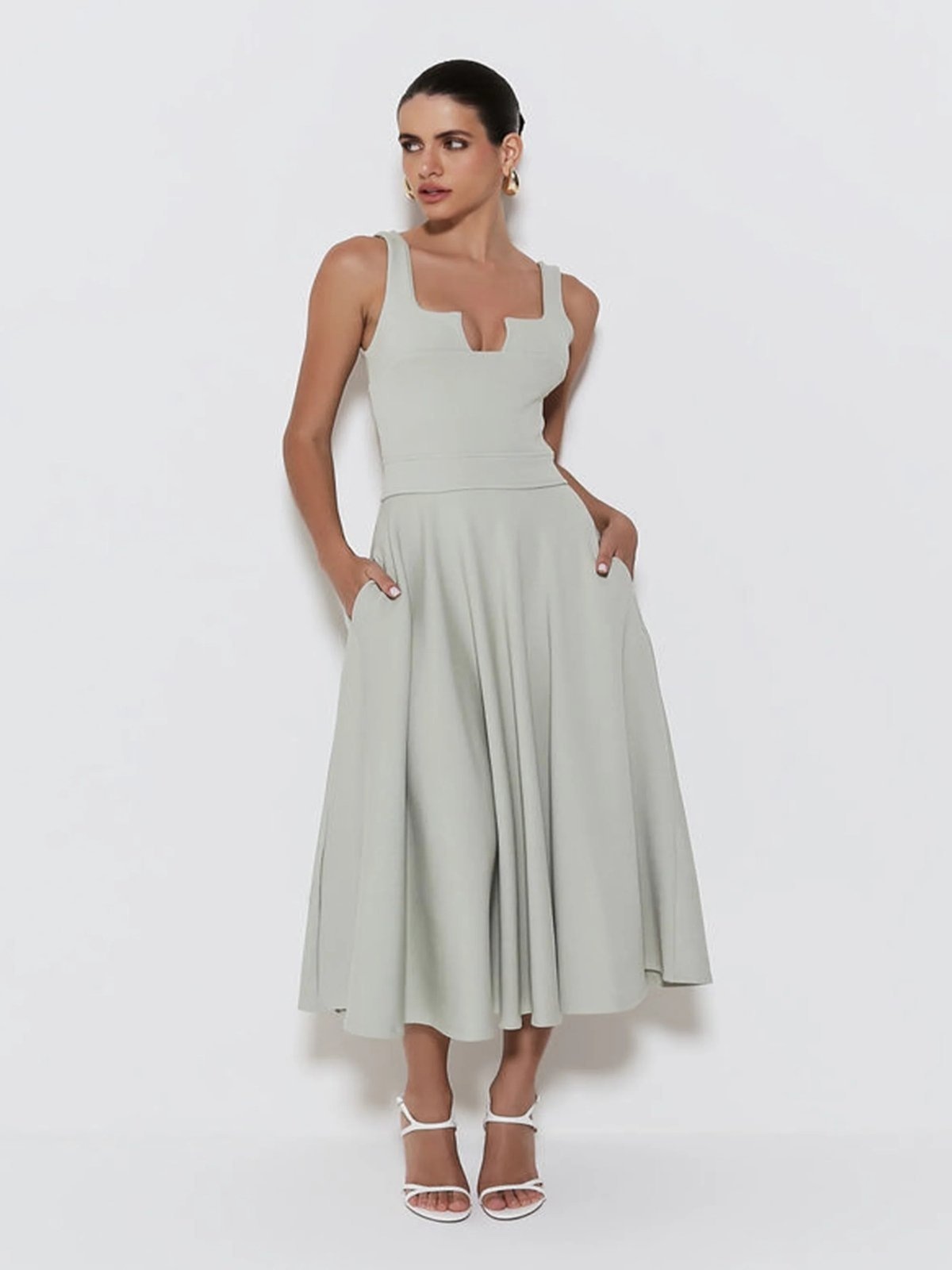 Imagem principal Vestido Midi Zen Com Barra Ampla E Abertura Meio Busto ZEN verde