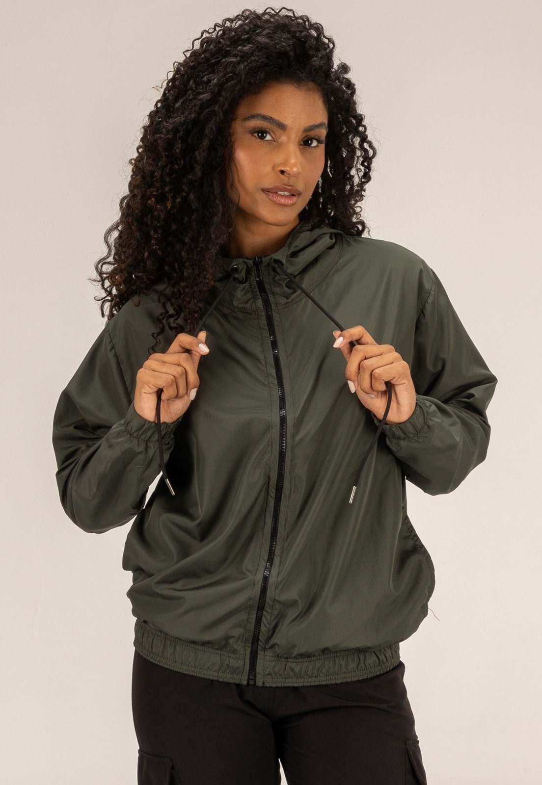 Imagem principal Blusa de Frio Corta Vento Esportiva Semi Impermeável Feminina Escuro Dulk verde/verde militar verde