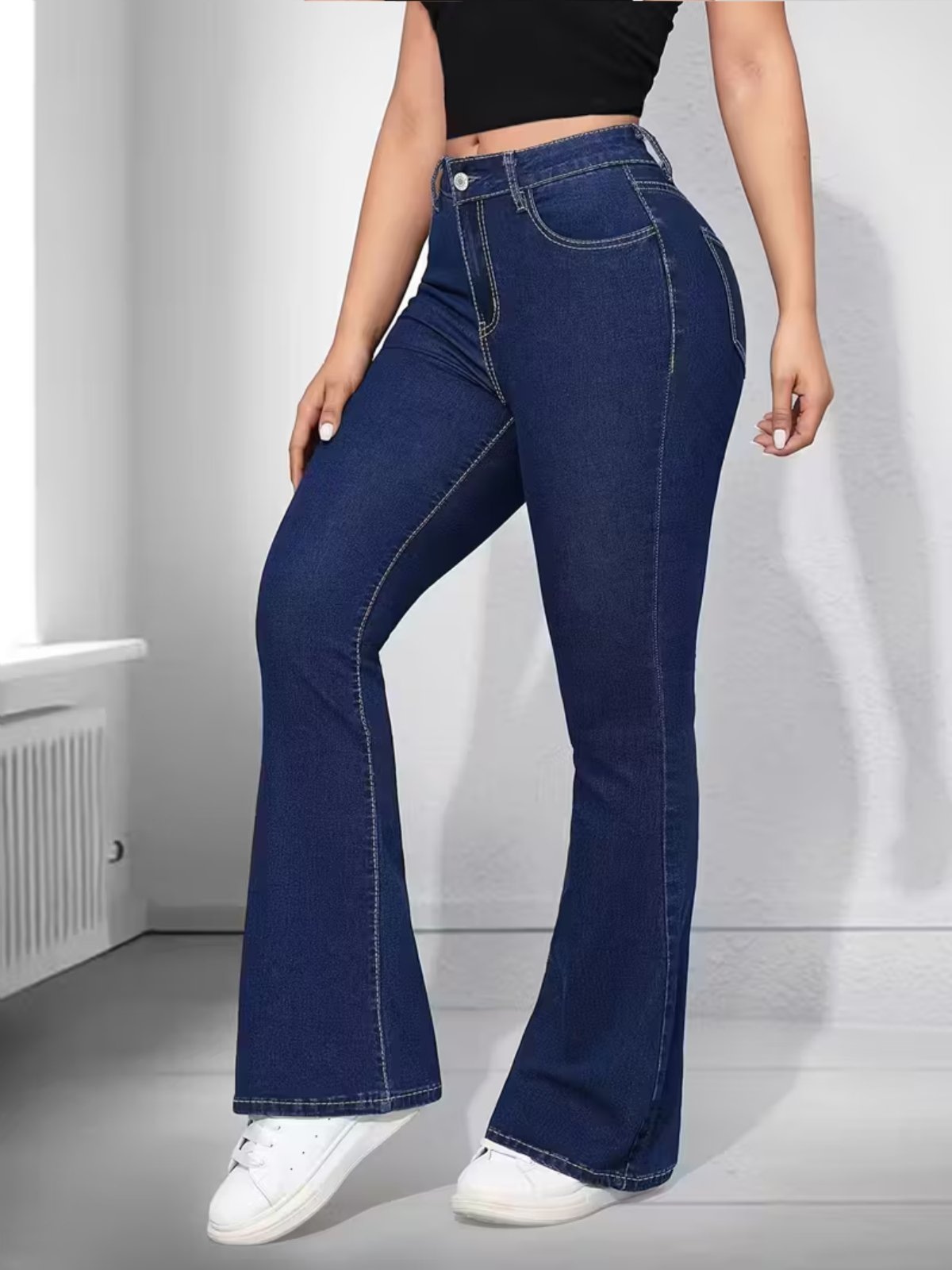 Imagem principal Calça Jeans Flare Alpha Street Wear Escura Feminina Cintura Alta e Caimento Perfeito Alpha Street Wear azul/jeans azul