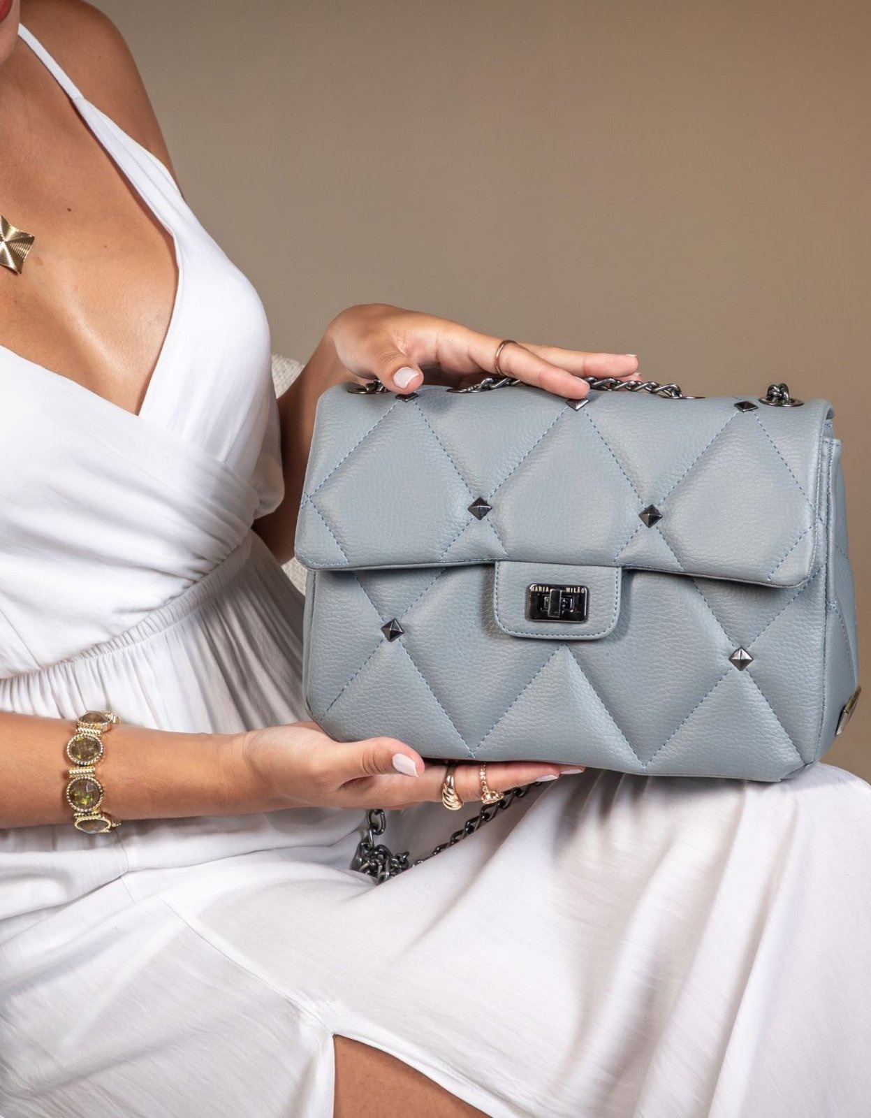 Imagem principal Bolsa Feminina Maria Milão Transversal Spike Maria Milão cinza