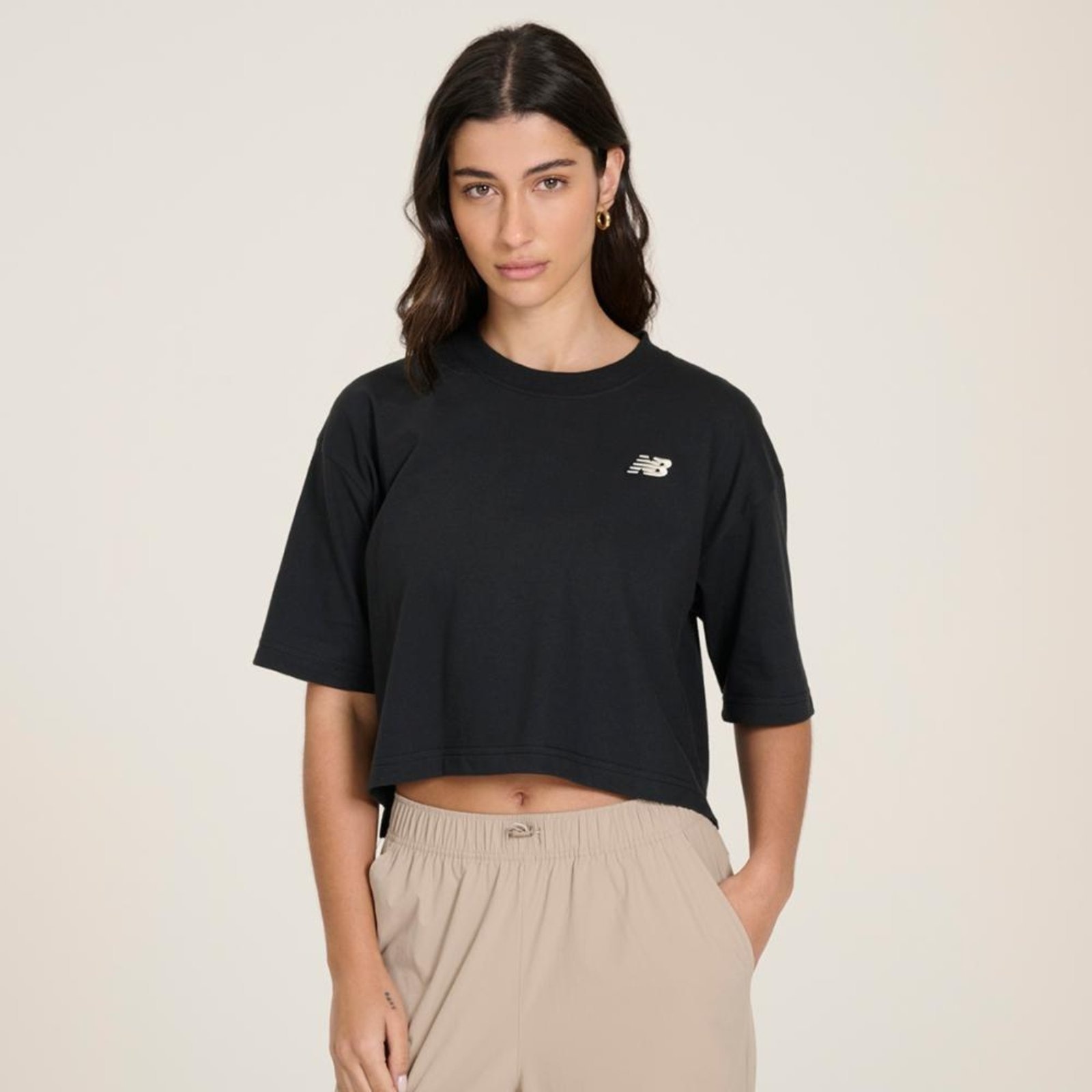 Imagem principal Camiseta New Balance Cropped Small Logo Feminina New Balance incolor