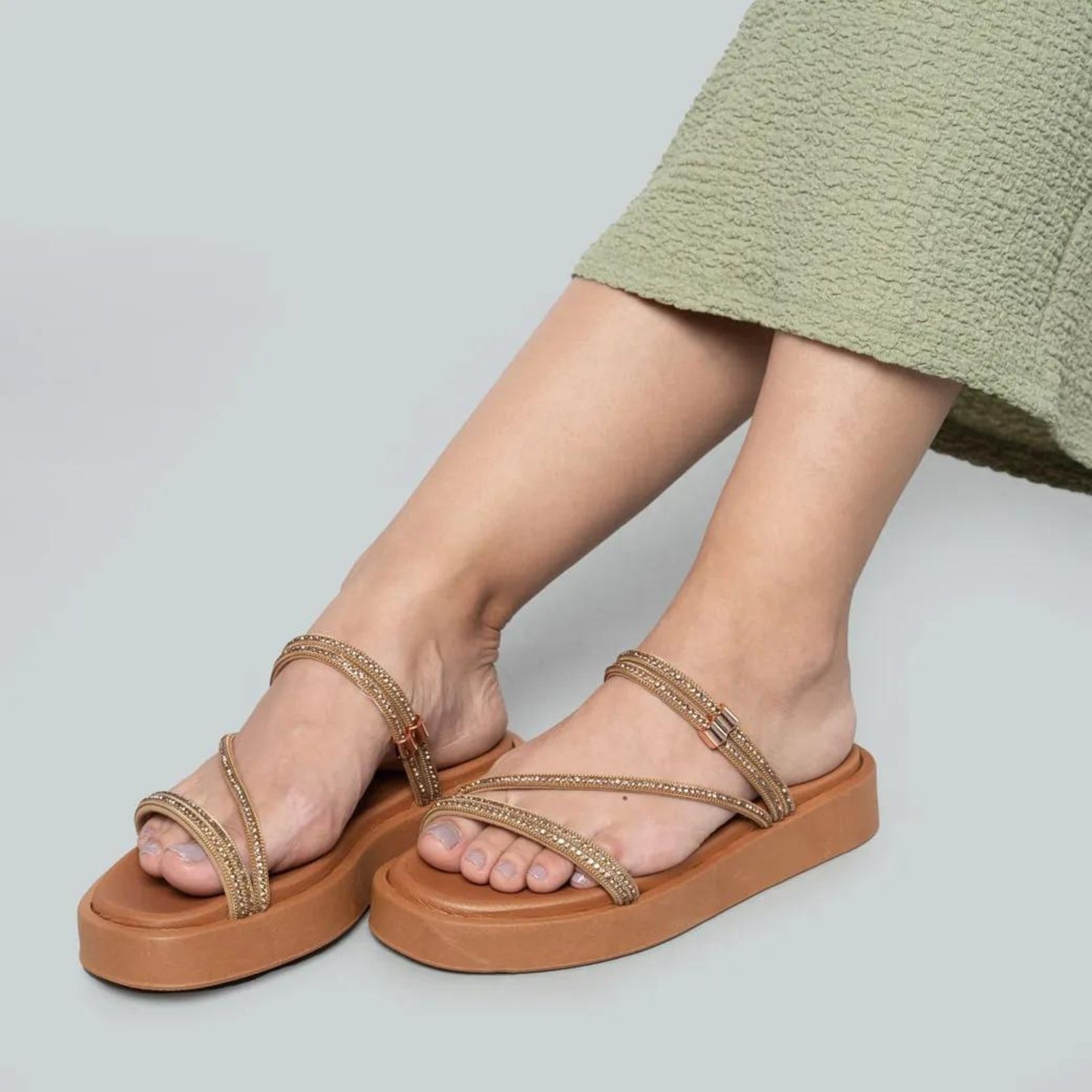 Imagem principal Tamanco M Shuz Detalhes Feminino M Shuz marrom