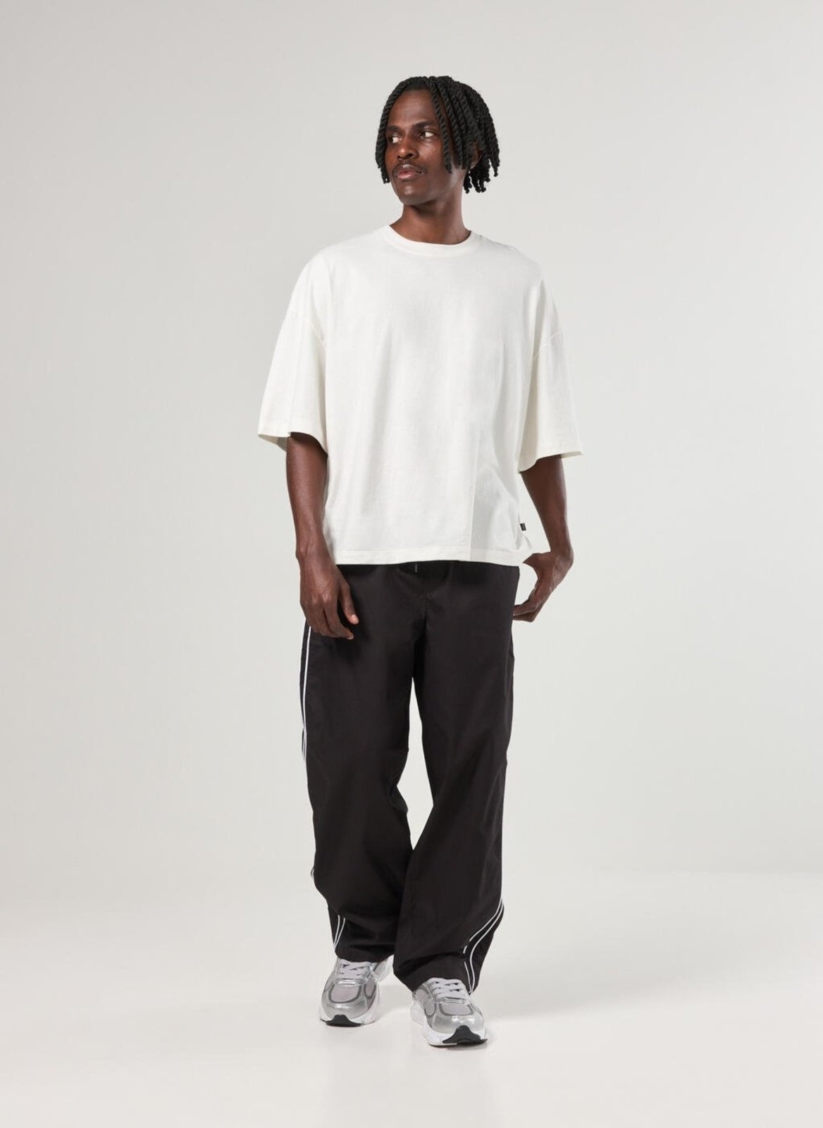 Imagem principal Calça Super Baggy Sarja Preta Com Listras Youcom preto