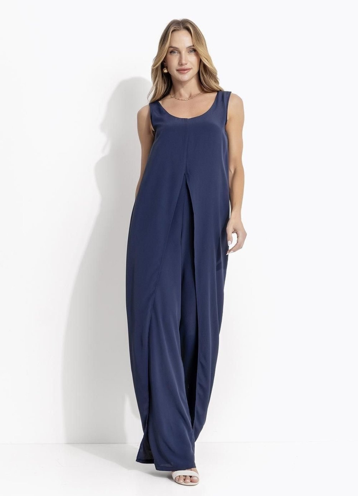 Imagem principal Macacão Em Crepe Plano Marinho Quintess azul