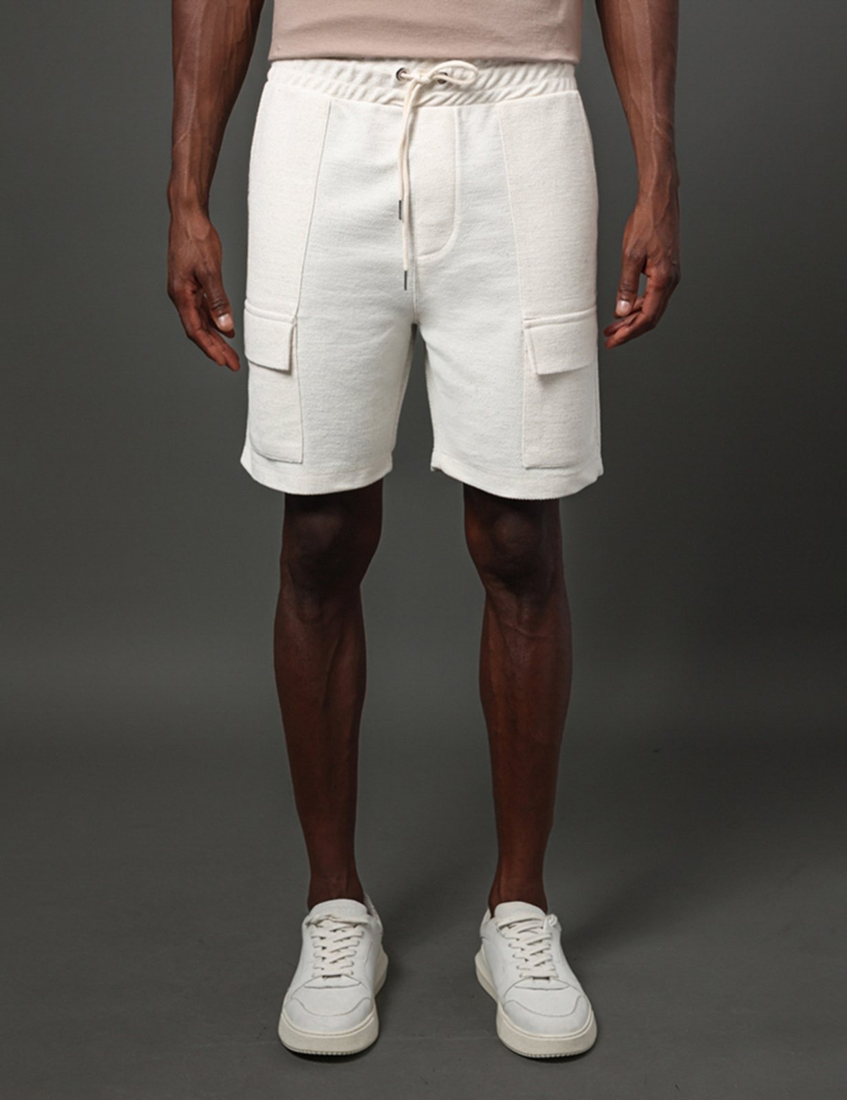 Imagem principal Bermuda Masculina Cargo Linho Calvin Klein Jeans - Off White Calvin Klein Jeans off-white white